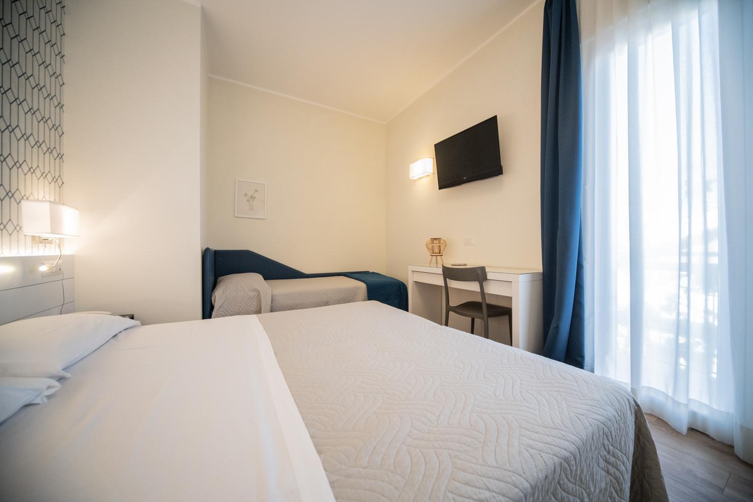 Quadruple Room - Photo 2