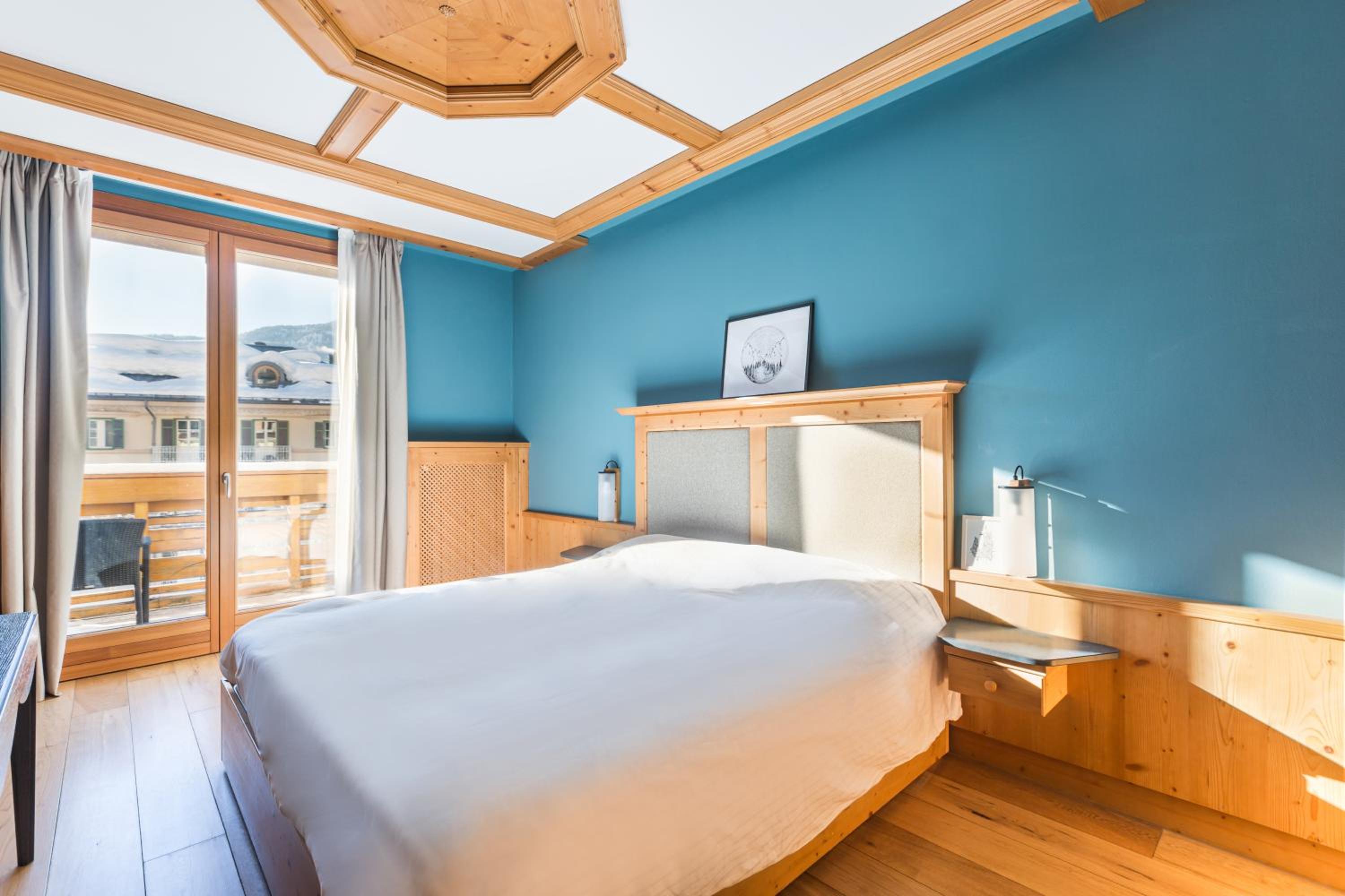 One-Bedroom Apartment with Tofane Mountain View and Balcony - Photo 9