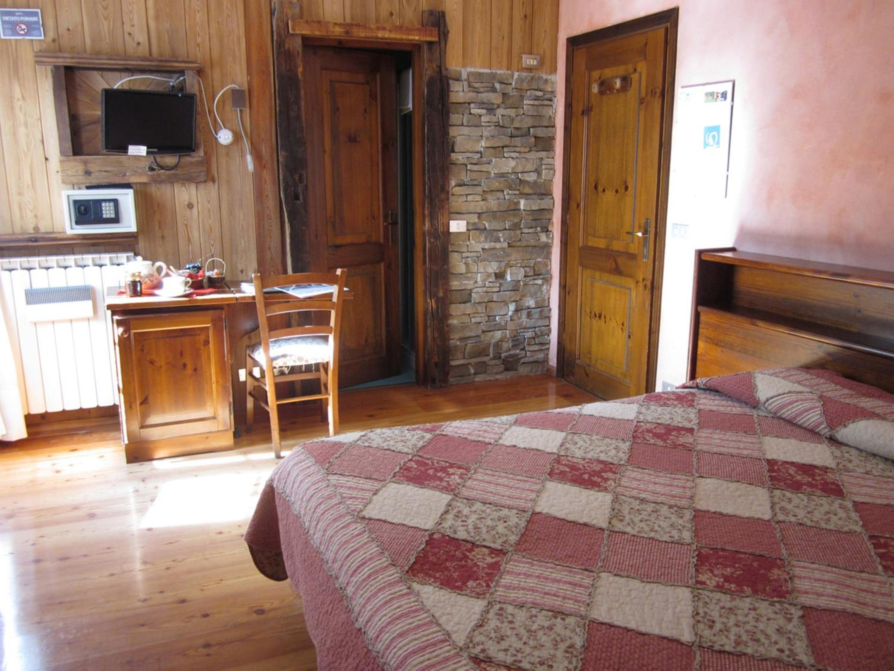 Double or Twin Room with Balcony and Valley View