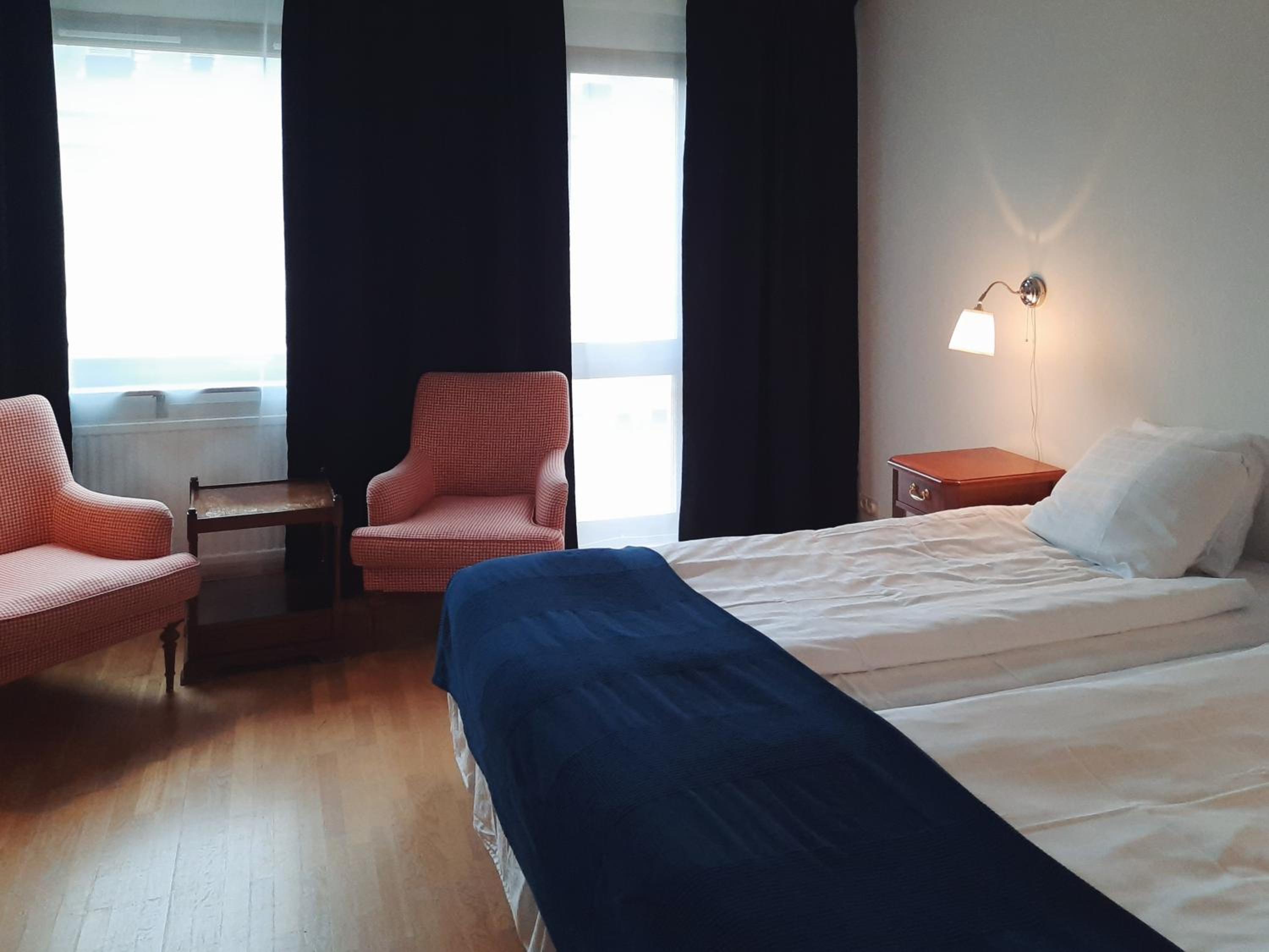 Twin Room - Photo 5