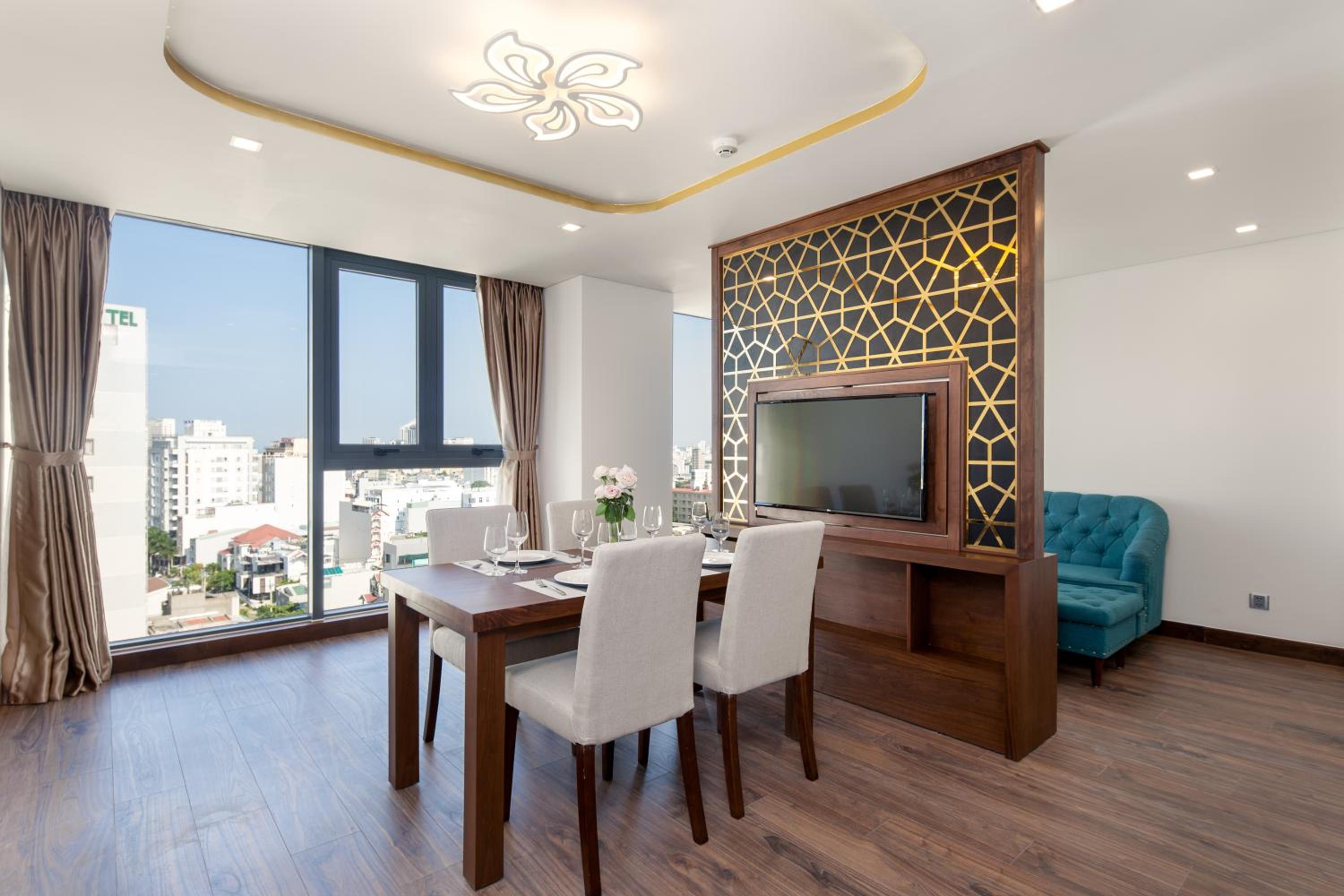 One-Bedroom Apartment - Photo 3