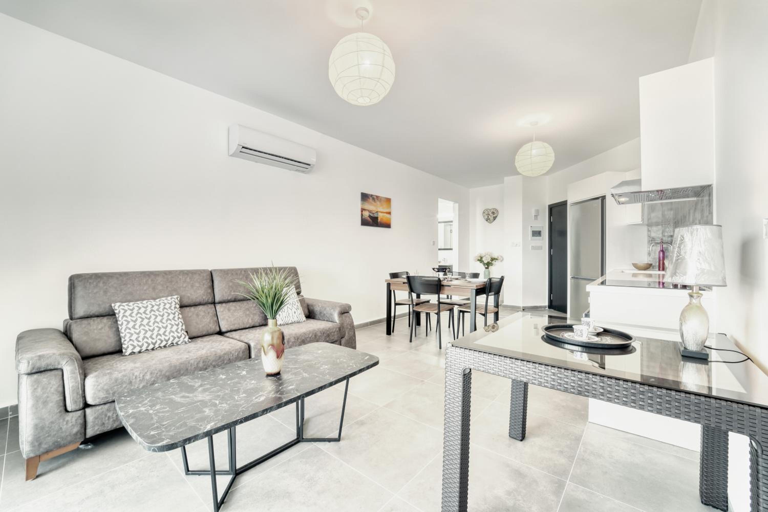 One-Bedroom Apartment