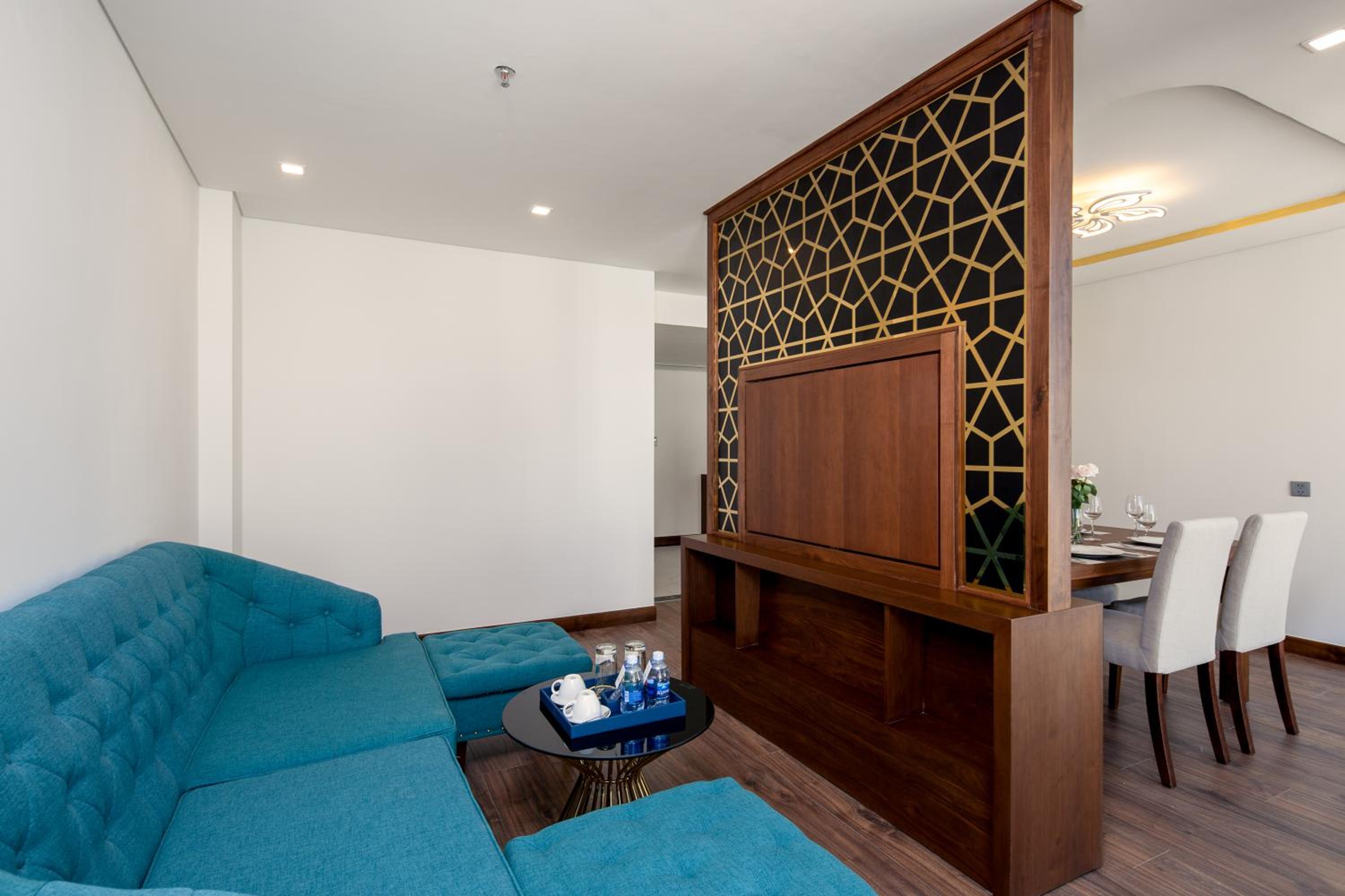 One-Bedroom Apartment - Photo 6