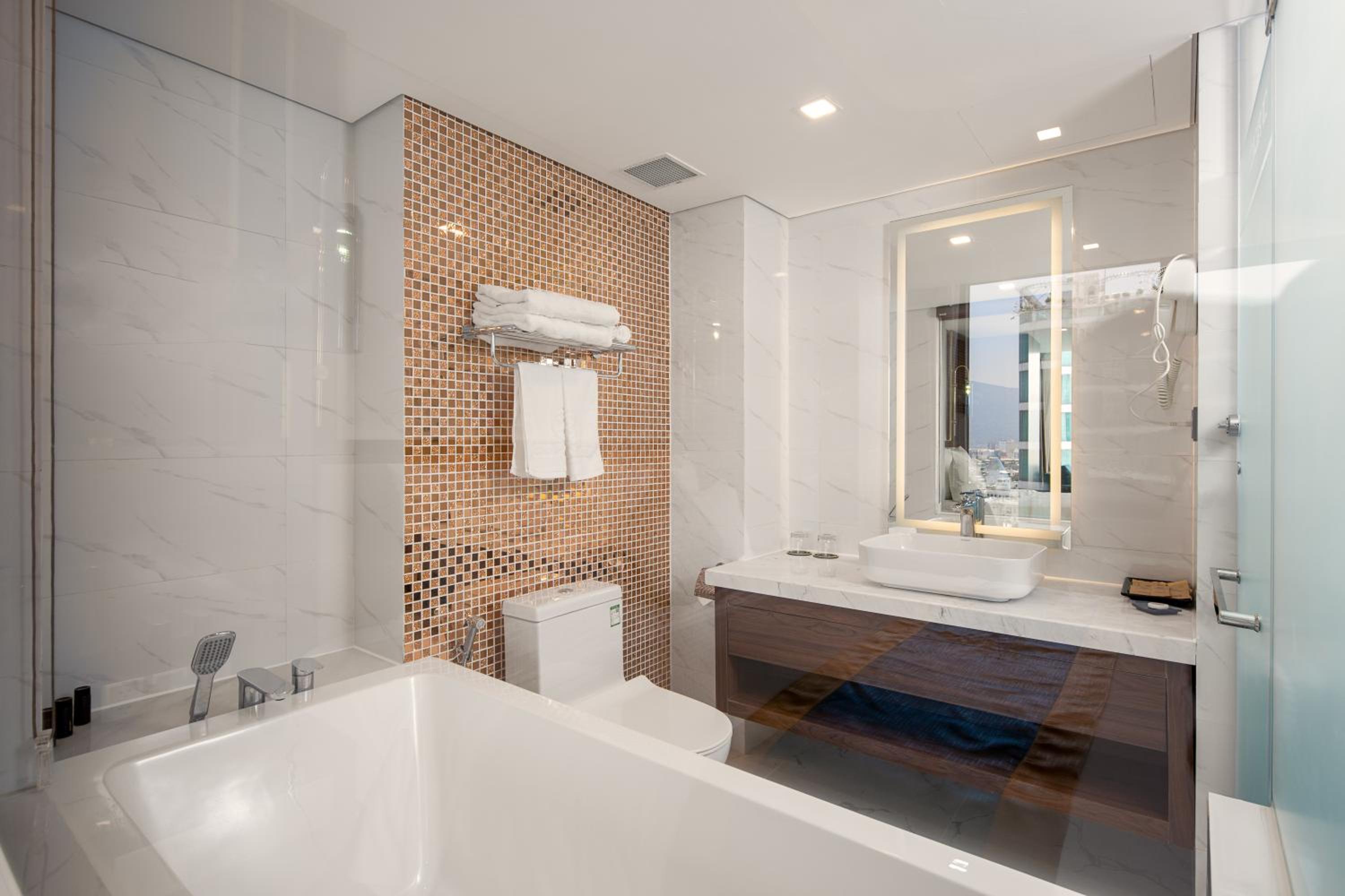 King Suite with Ocean View - Photo 14