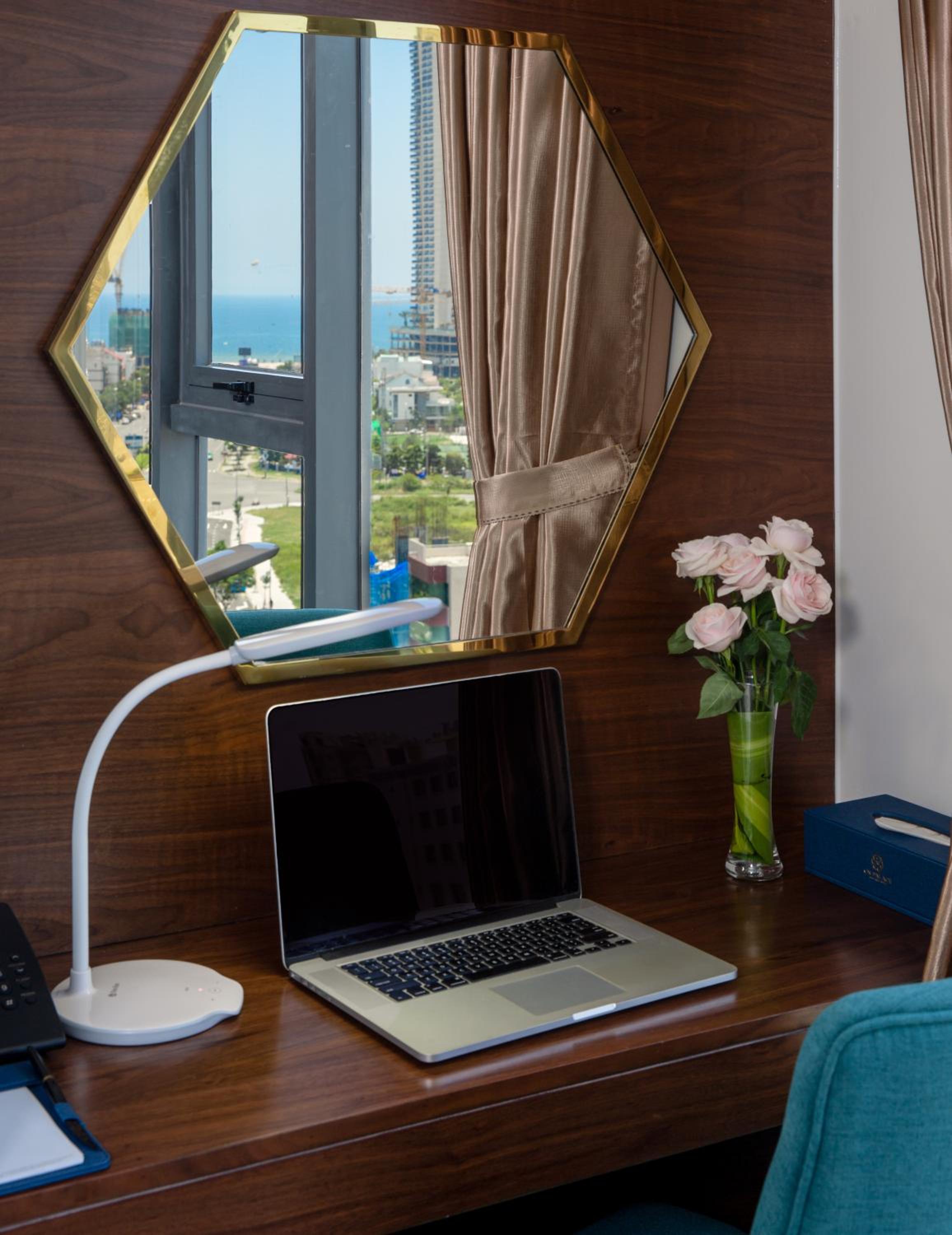 King Suite with Ocean View - Photo 12
