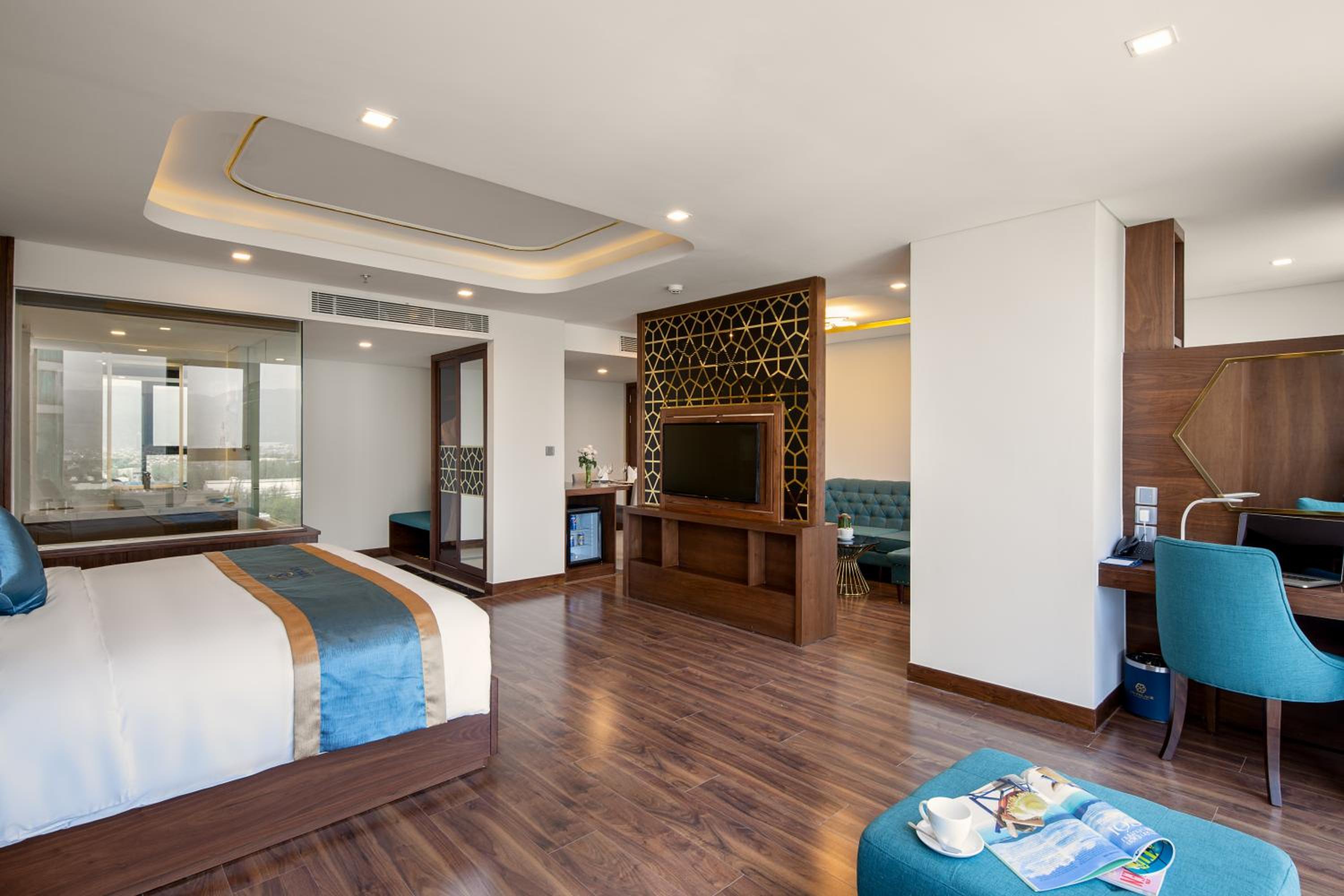 King Suite with Ocean View - Photo 8