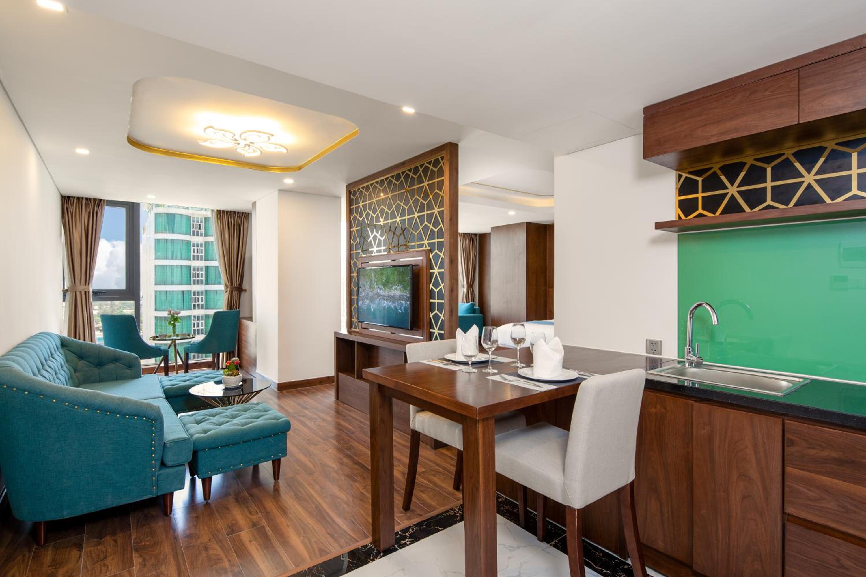 King Suite with Ocean View - Photo 10