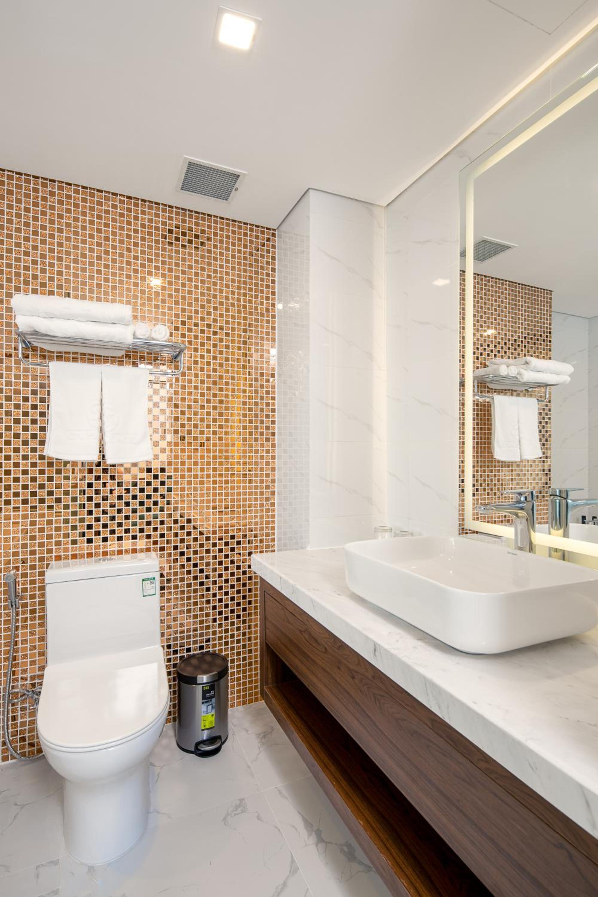 King Suite with Ocean View - Photo 15