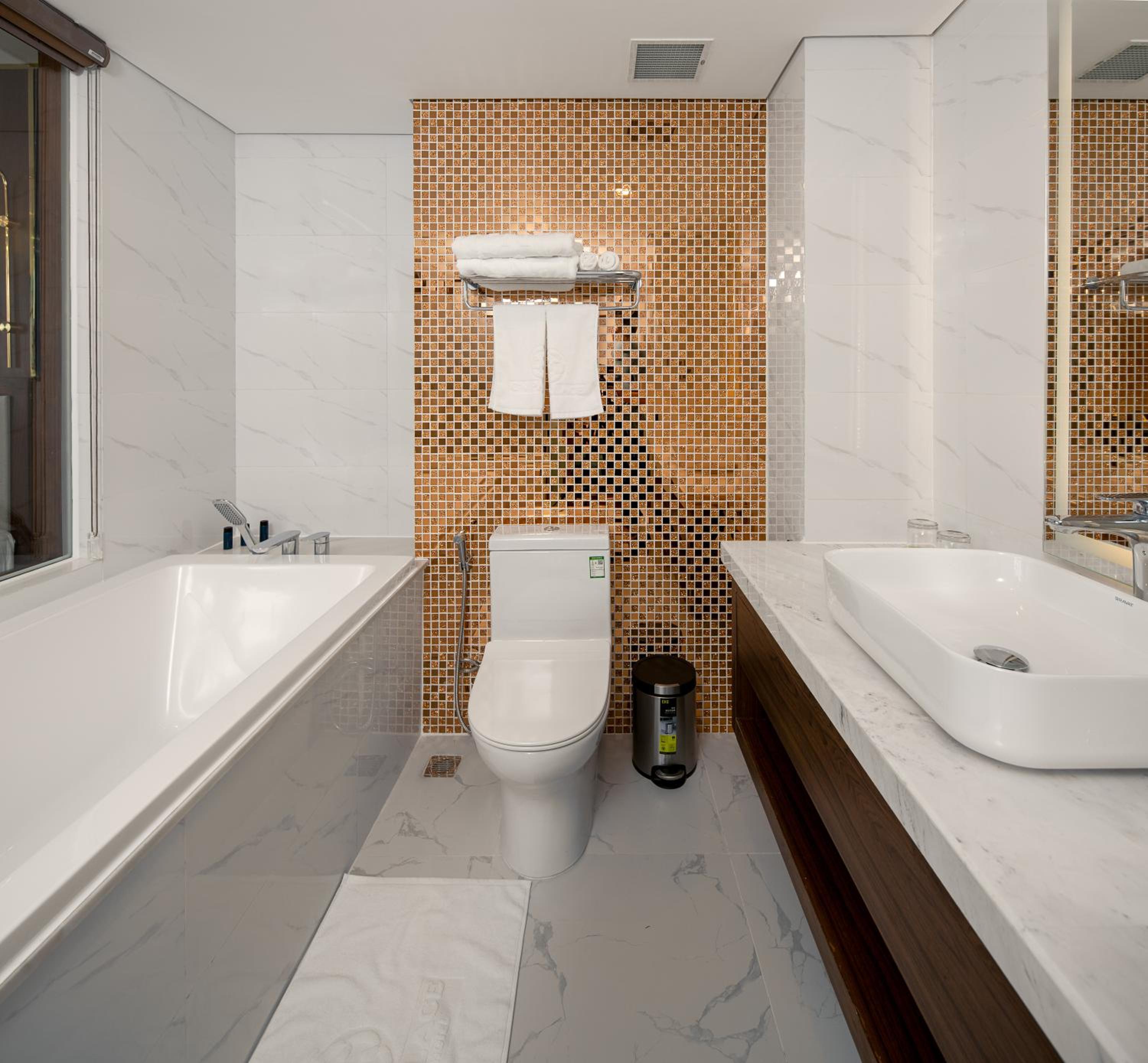 King Suite with Ocean View - Photo 13