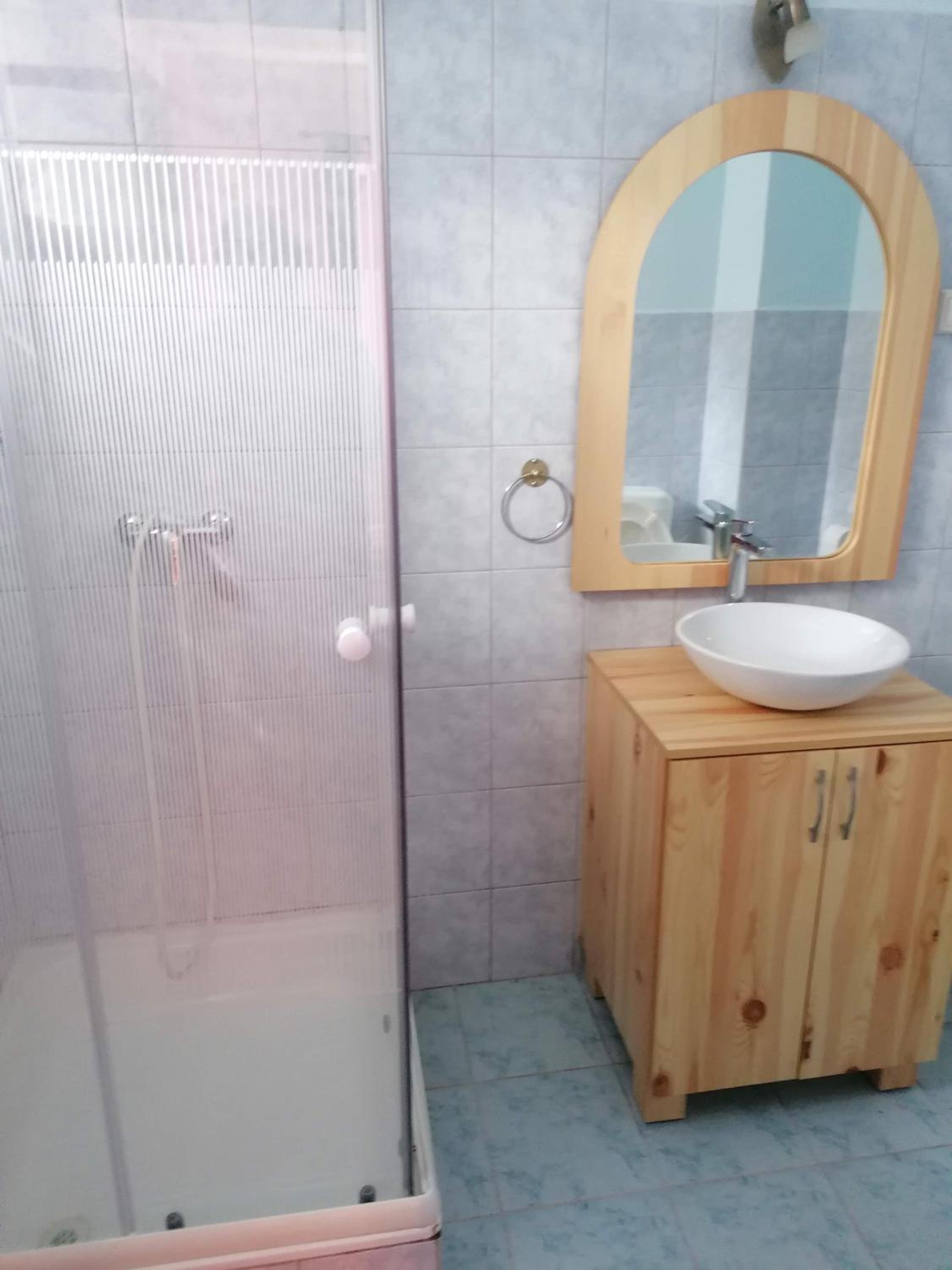 Double or Twin Room with Bathroom - Photo 3