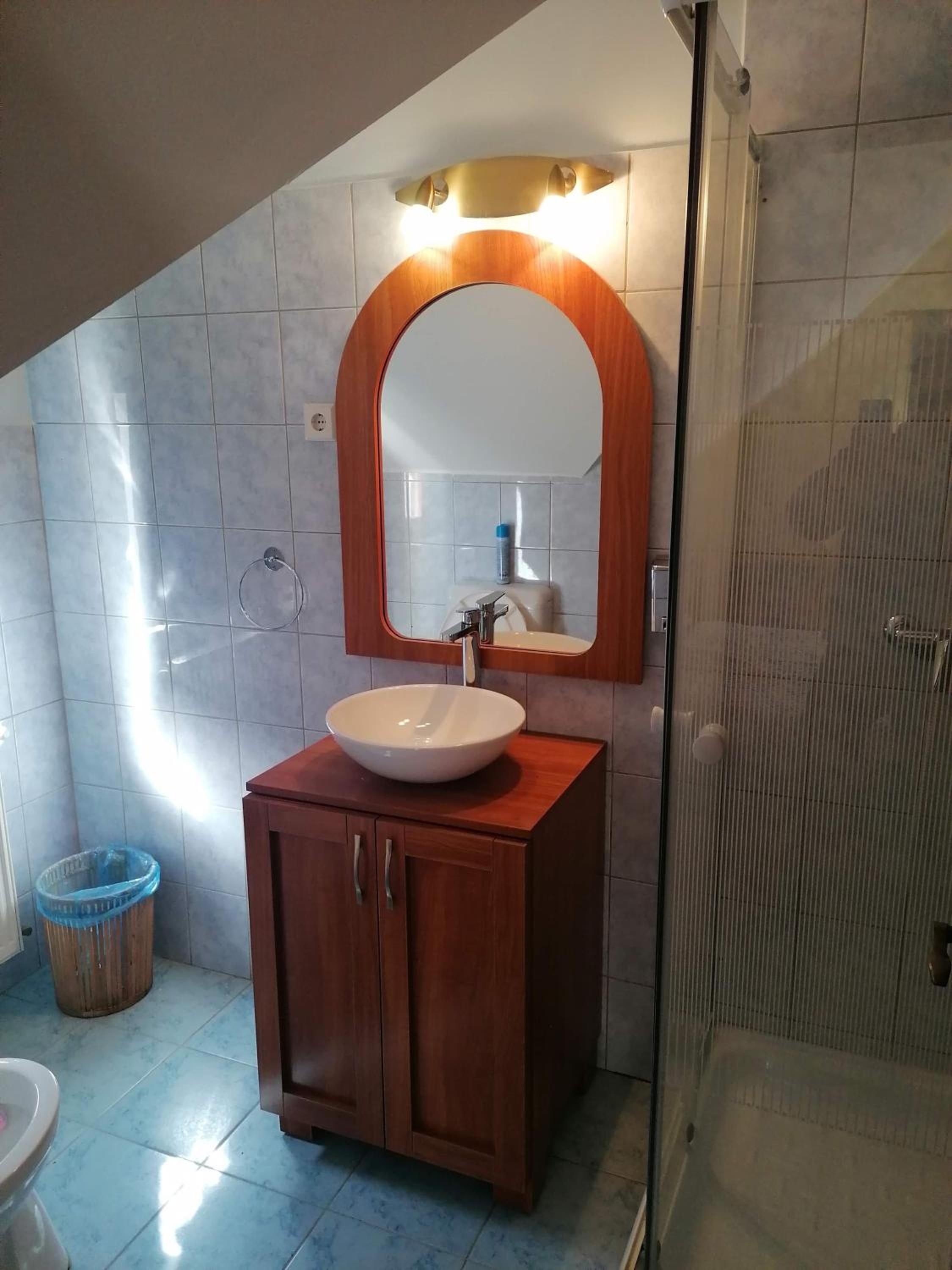 Double or Twin Room with Bathroom - Photo 2