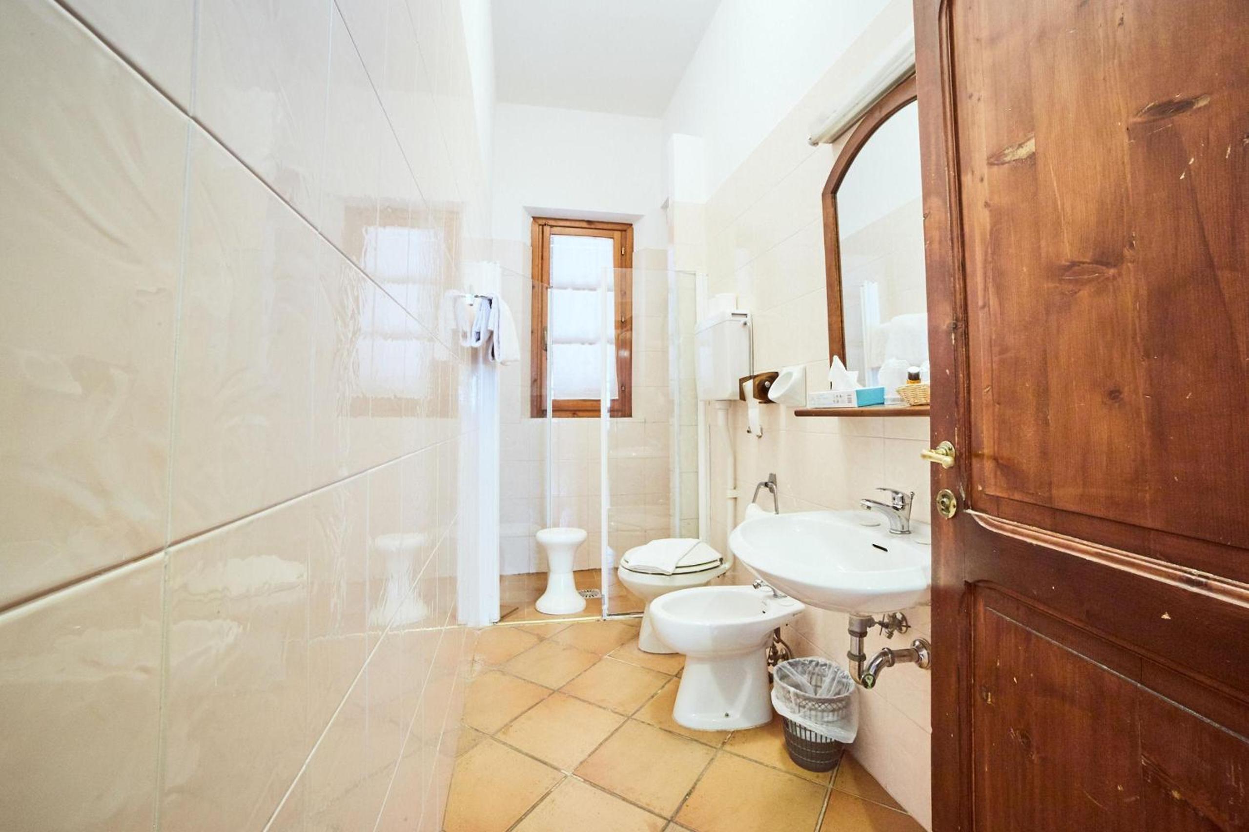 Two-Bedroom Deluxe Apartment with Balcony photo 3