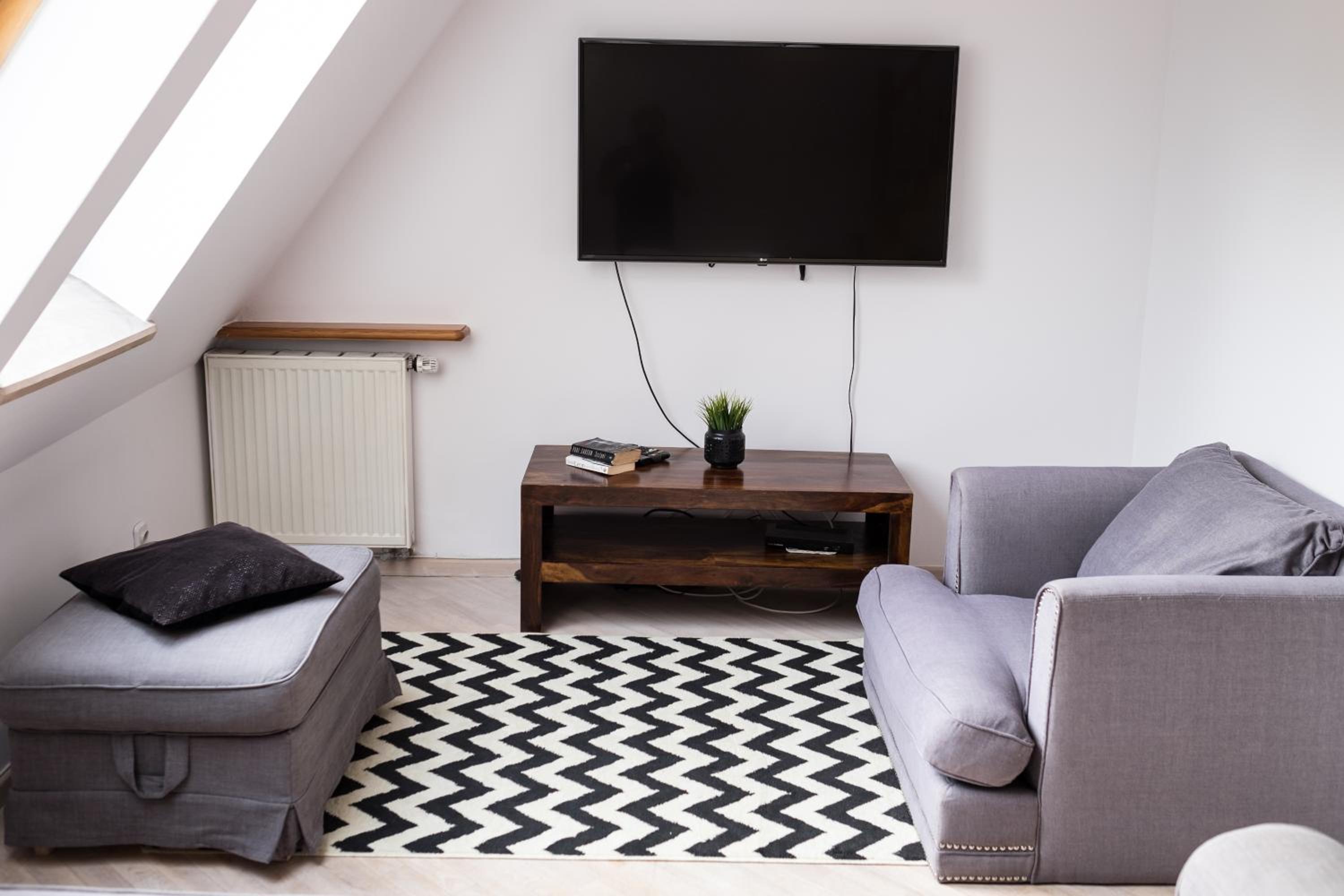 One-Bedroom Apartment - Photo 10