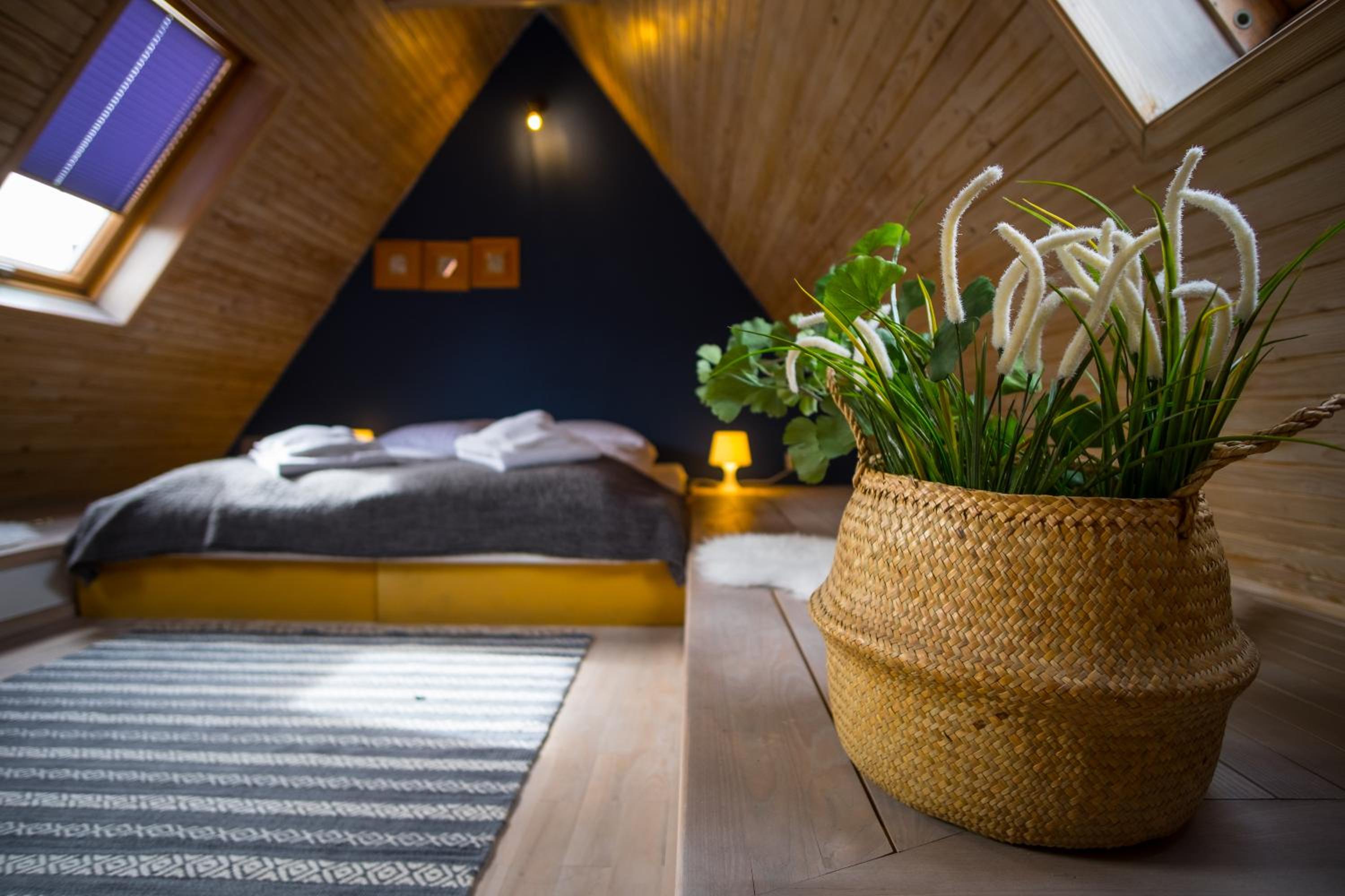 One-Bedroom Apartment - Photo 12