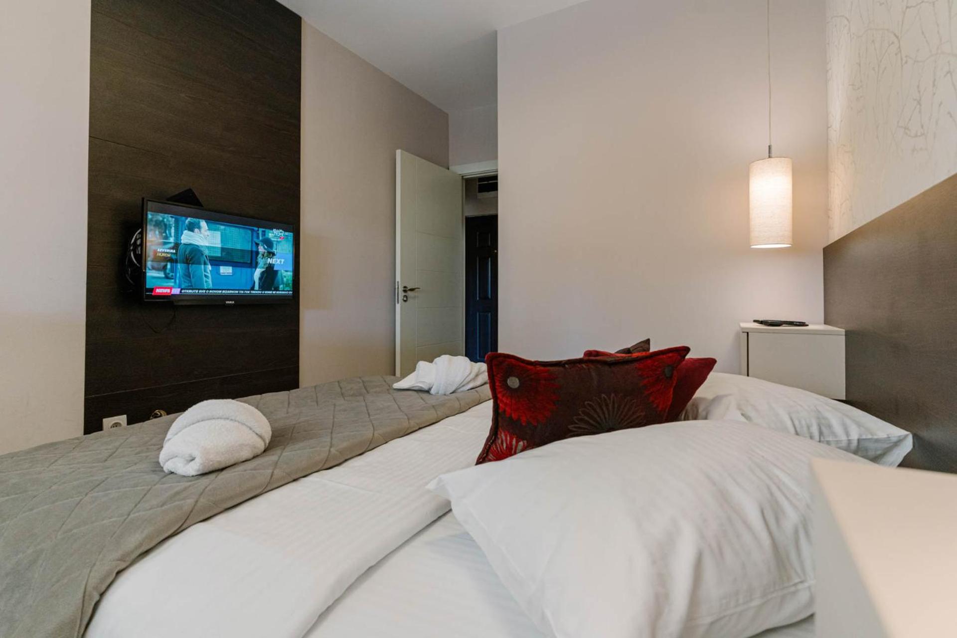 One-Bedroom Apartment with Balcony - Photo 6