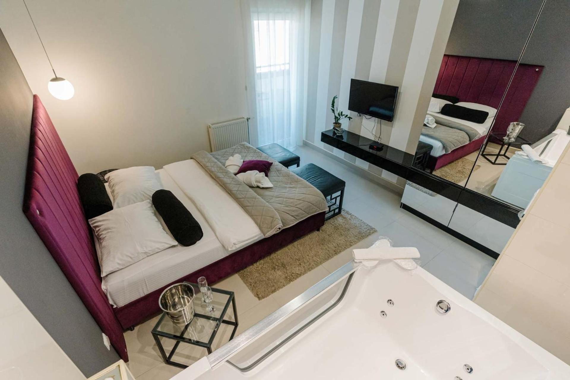 Deluxe Apartment - Photo 2