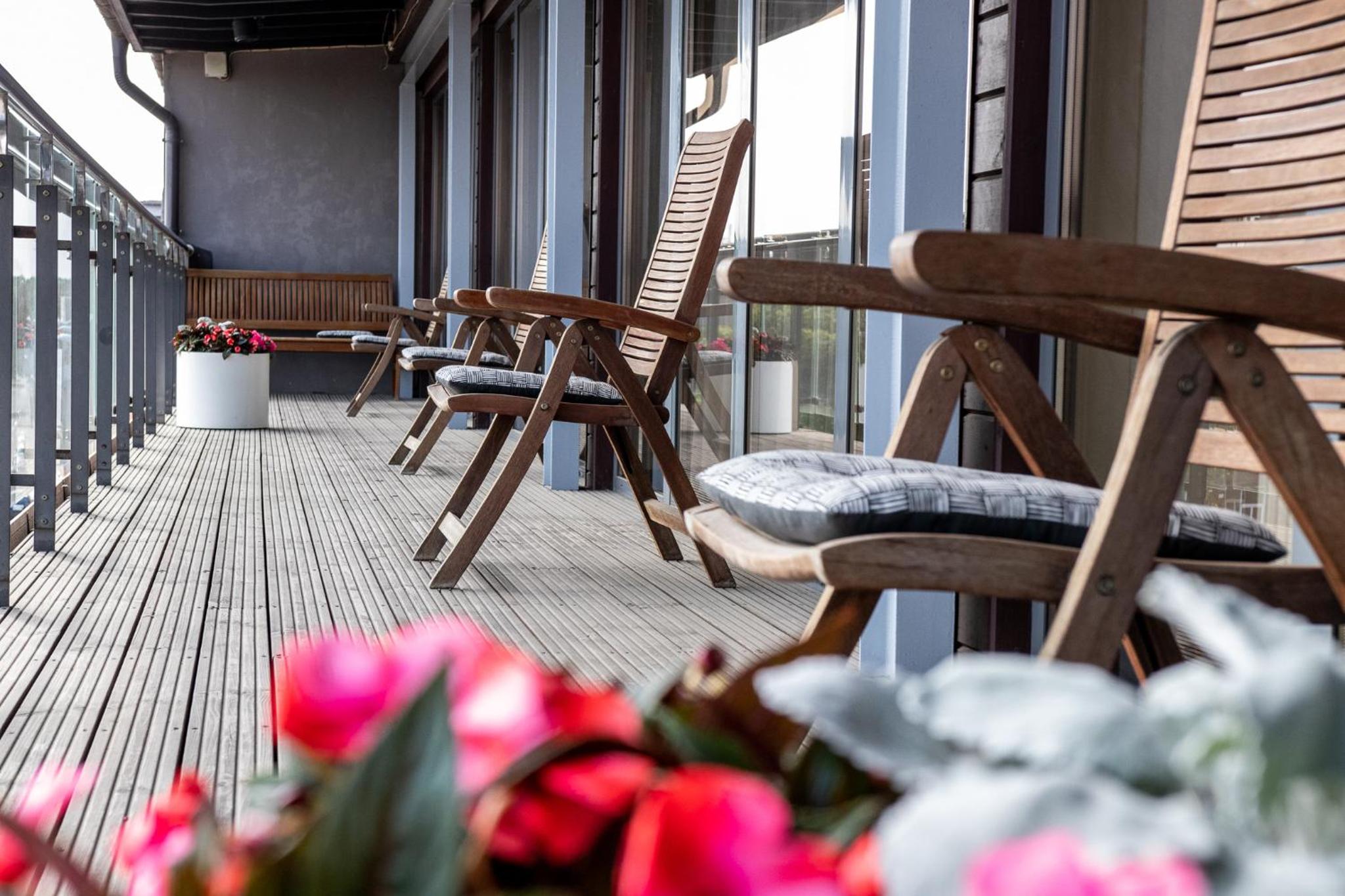 Standard Double or Twin Room with Balcony - Photo 8