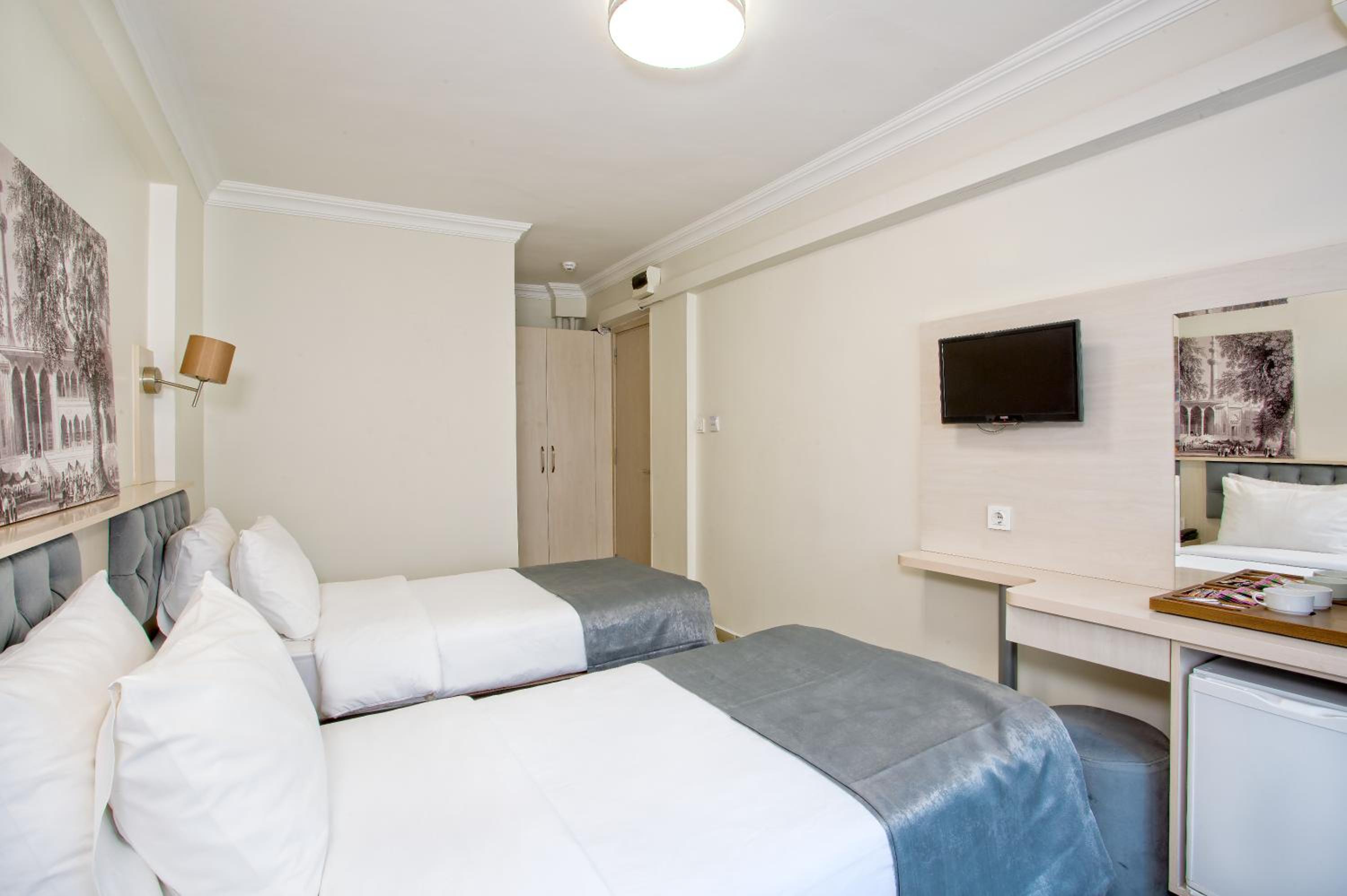Standard Double or Twin Room photo 2