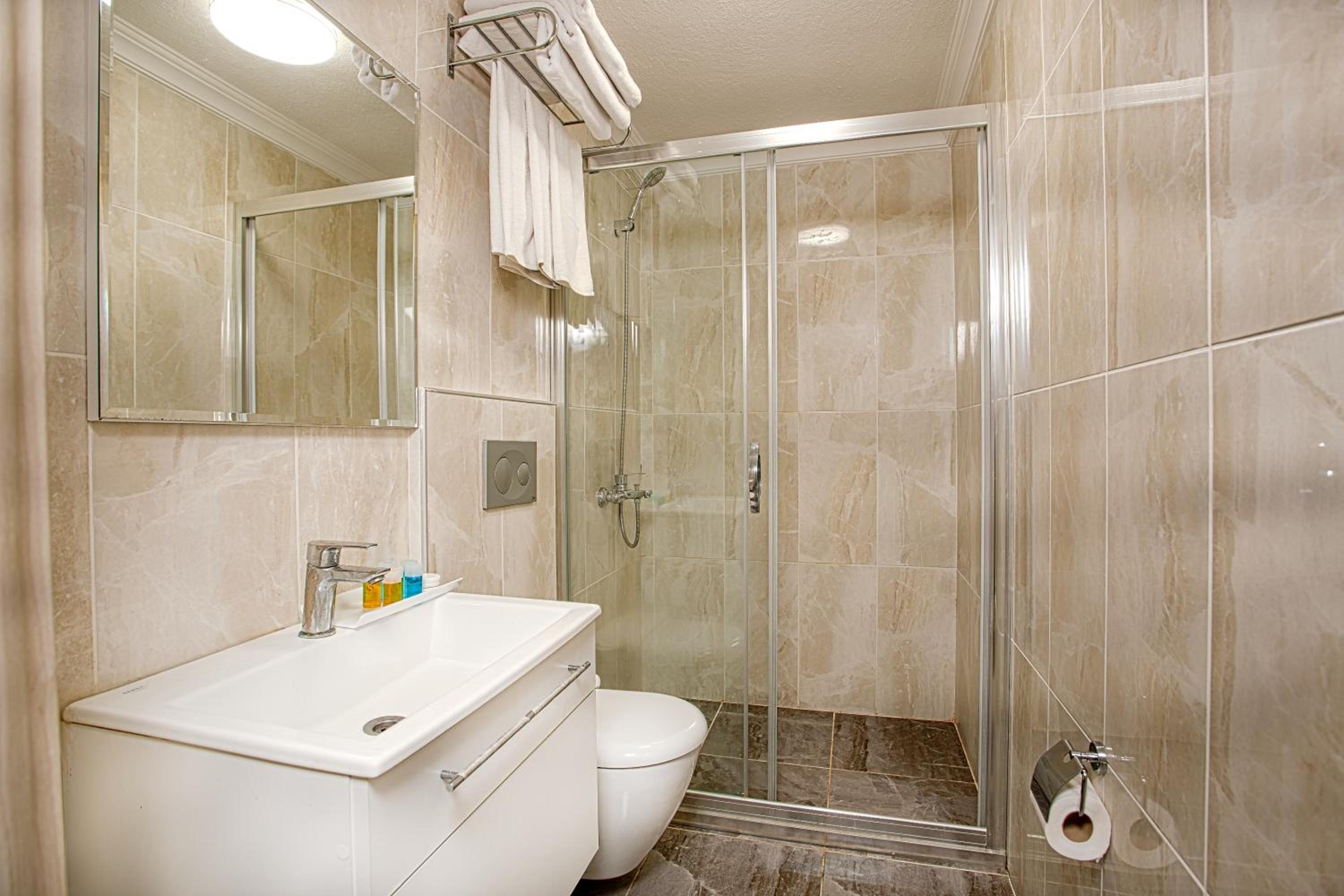 Standard Double or Twin Room photo 3