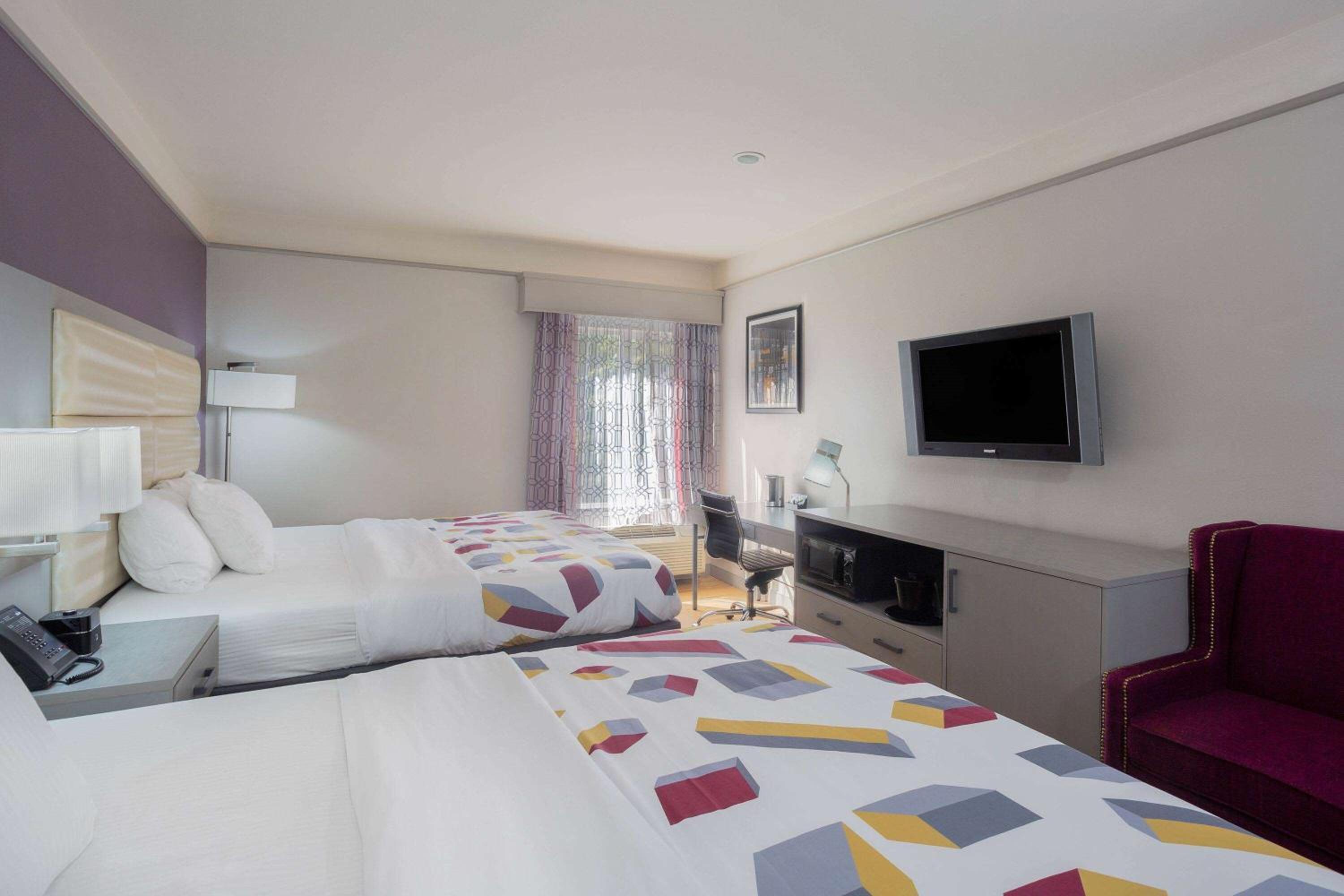 Deluxe King Room with Two King Beds - Photo 2