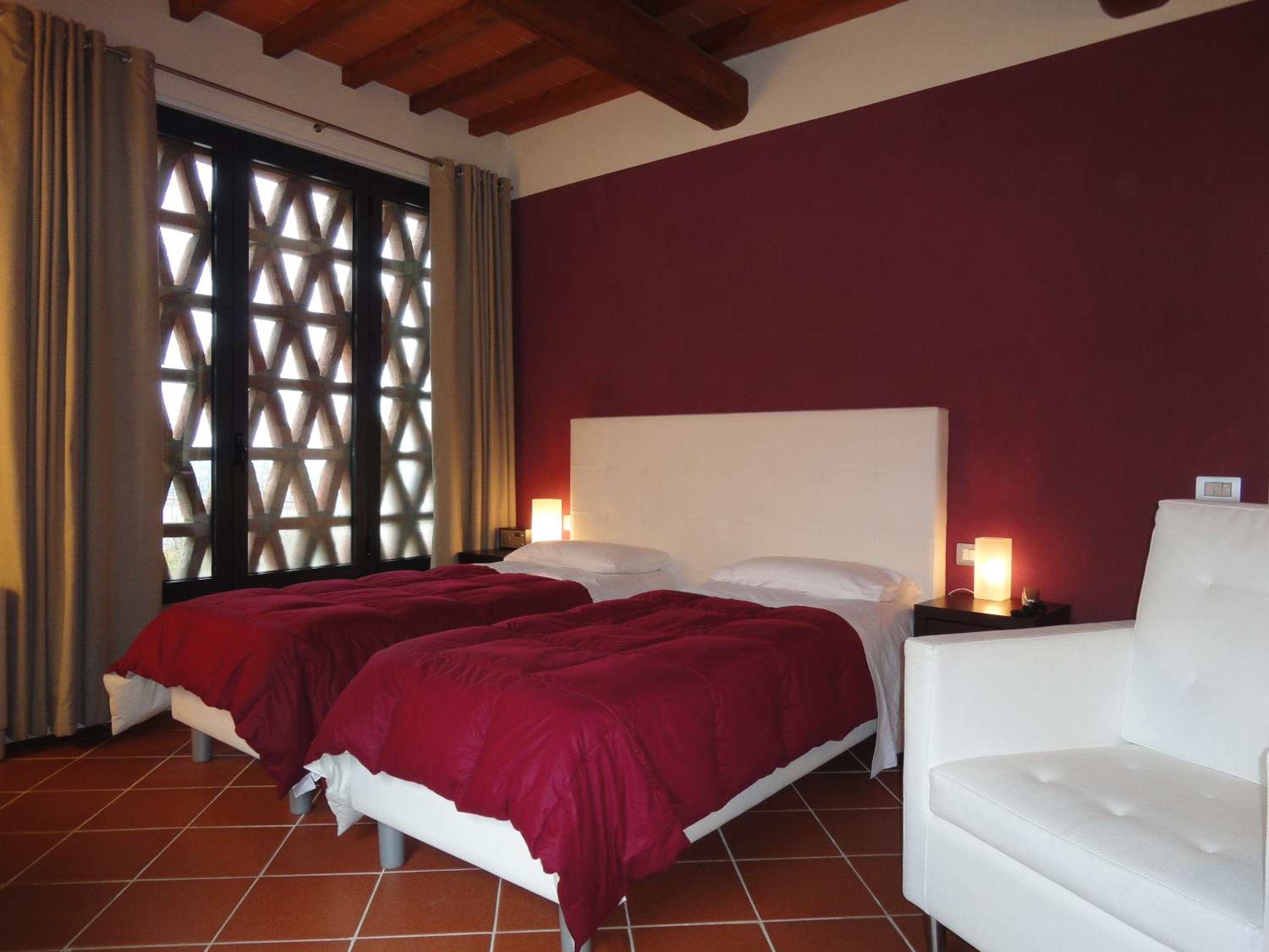 Double Room - Photo 17