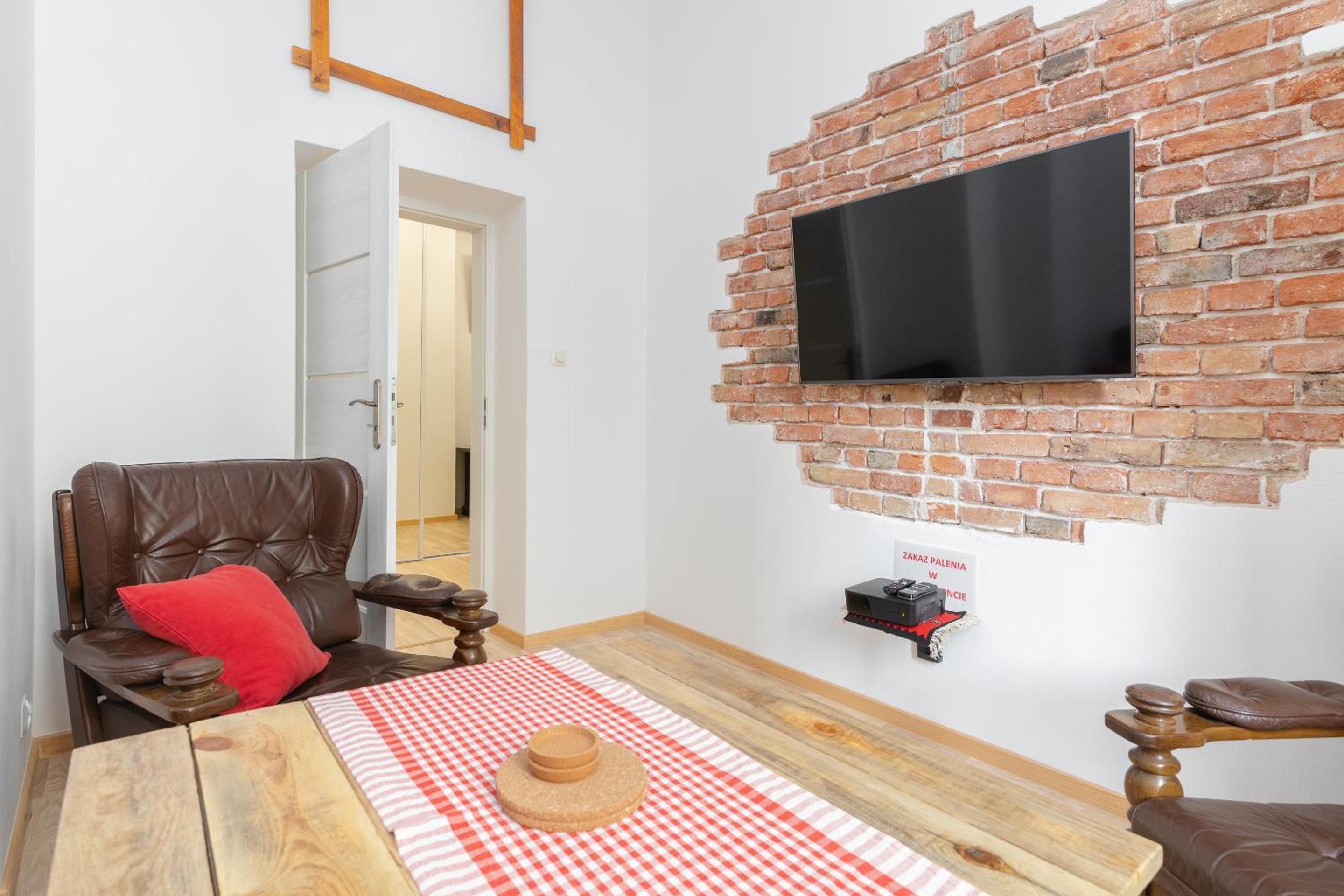 One-Bedroom Apartment - Photo 26