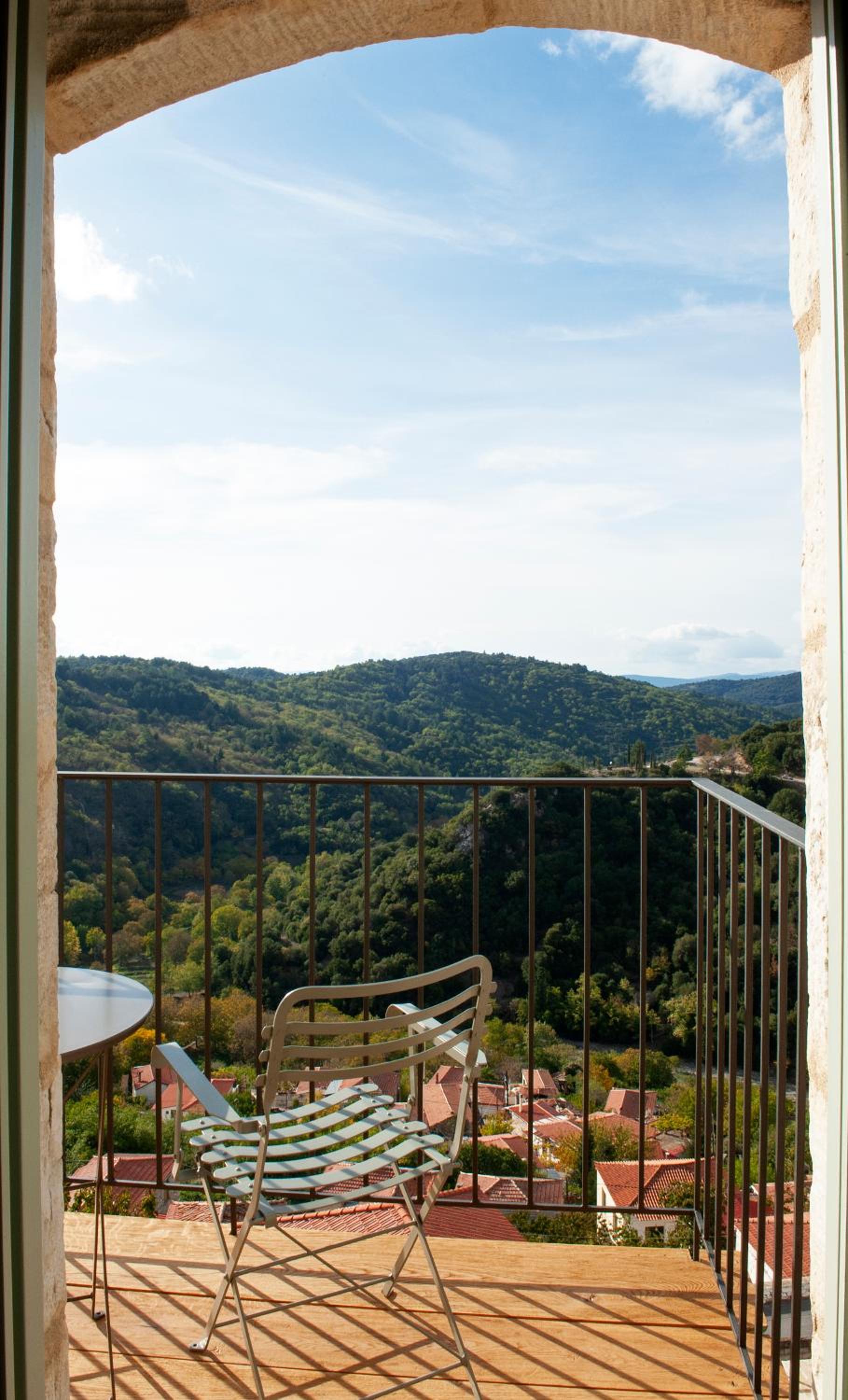 Ruga Suite with Mountain View & Fireplace - Photo 7