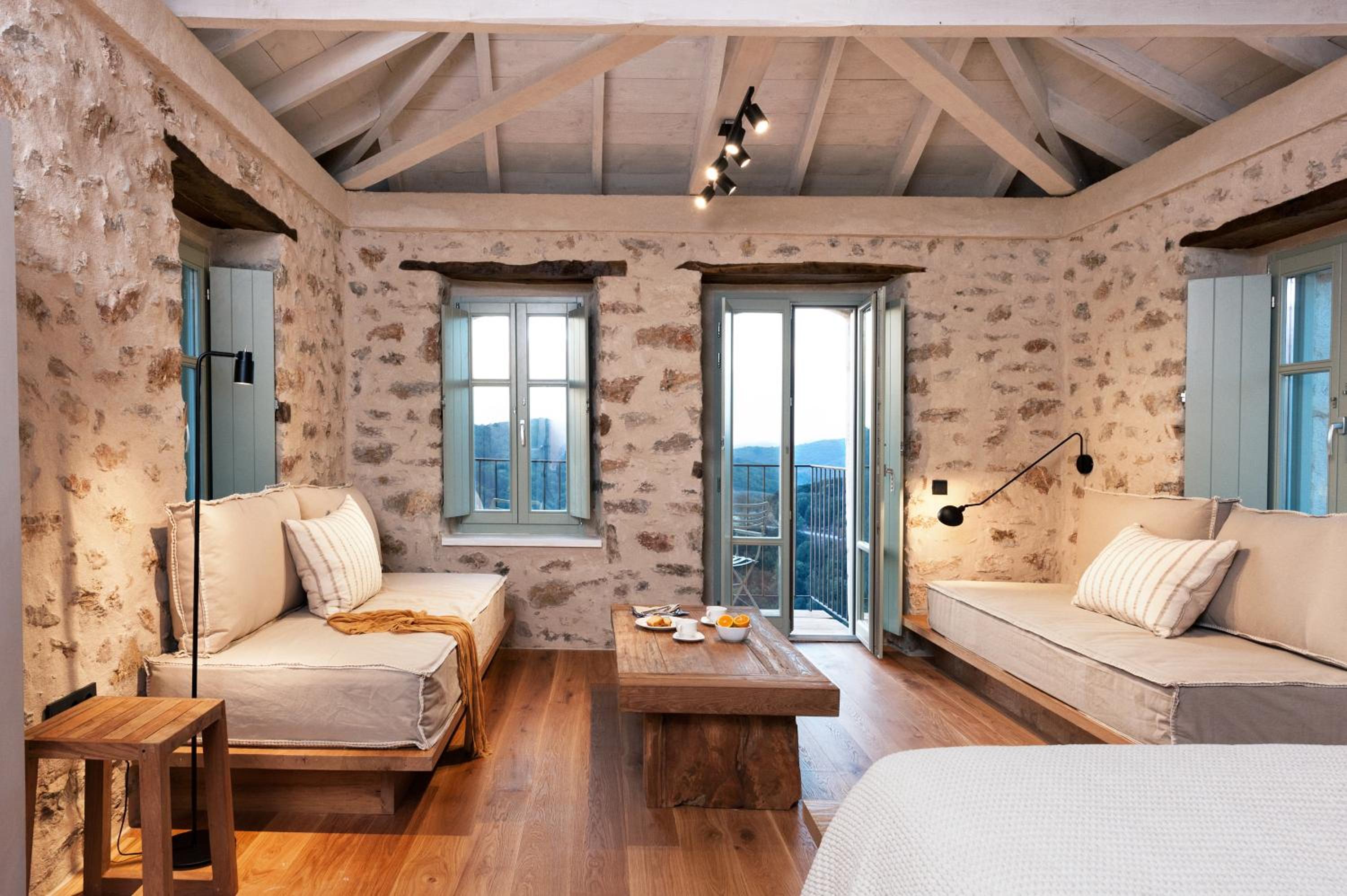 Ruga Suite with Mountain View & Fireplace - Photo 5