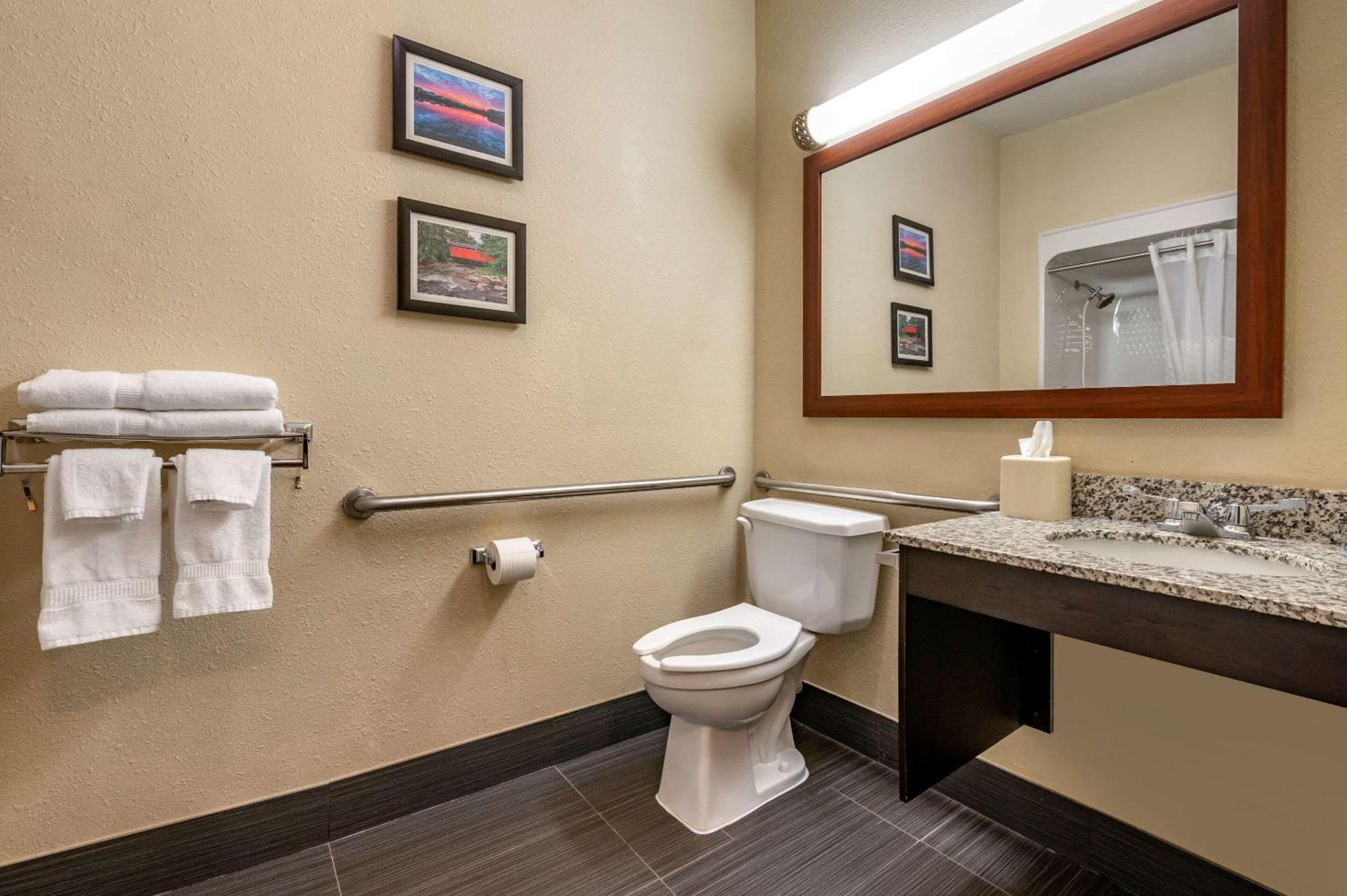 King Room - Accessible/Non-Smoking - Photo 5