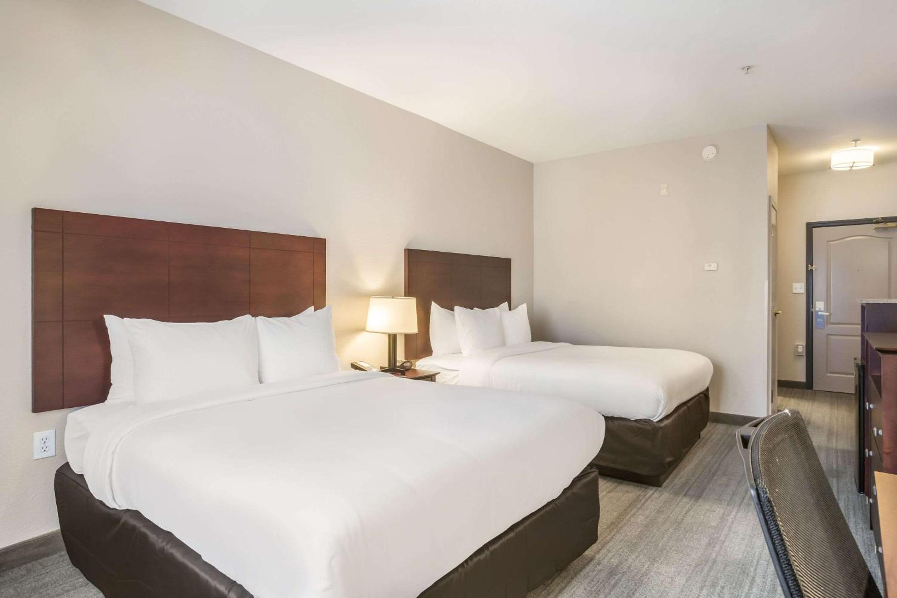 Queen Room with Two Queen Beds - Accessible/Non Smoking - Photo 1
