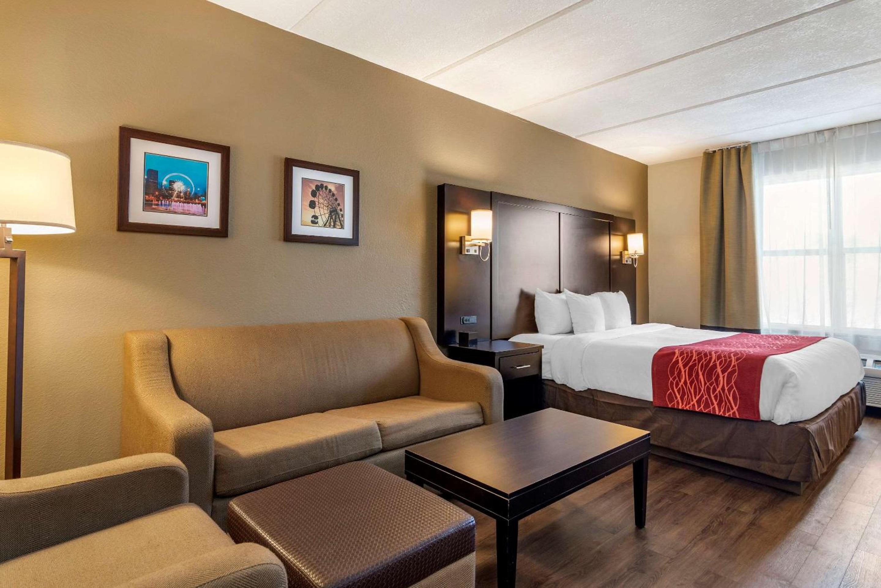 King Suite with Sofa Bed - Non-Smoking - Photo 1