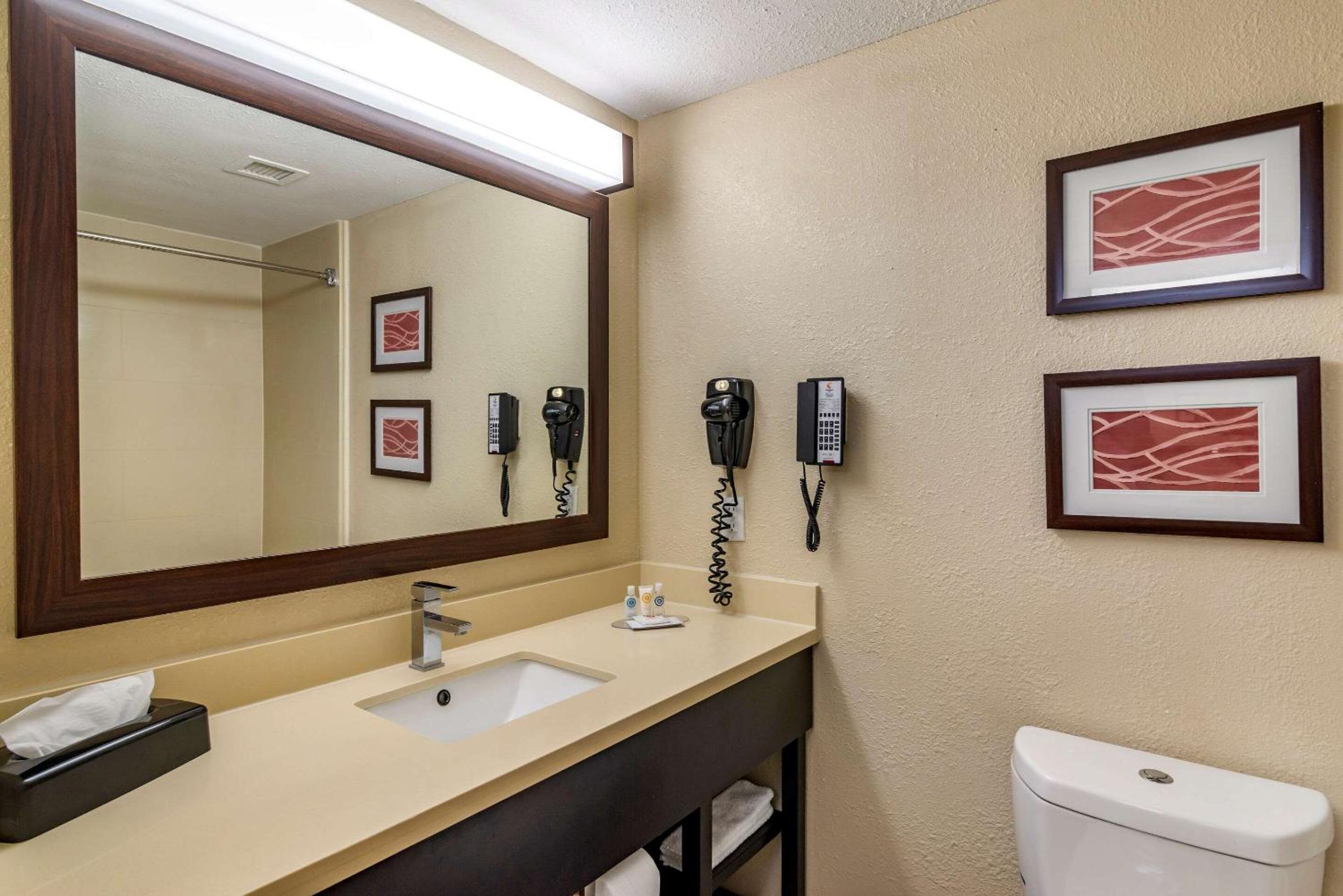 King Room - Non-Smoking - Photo 2