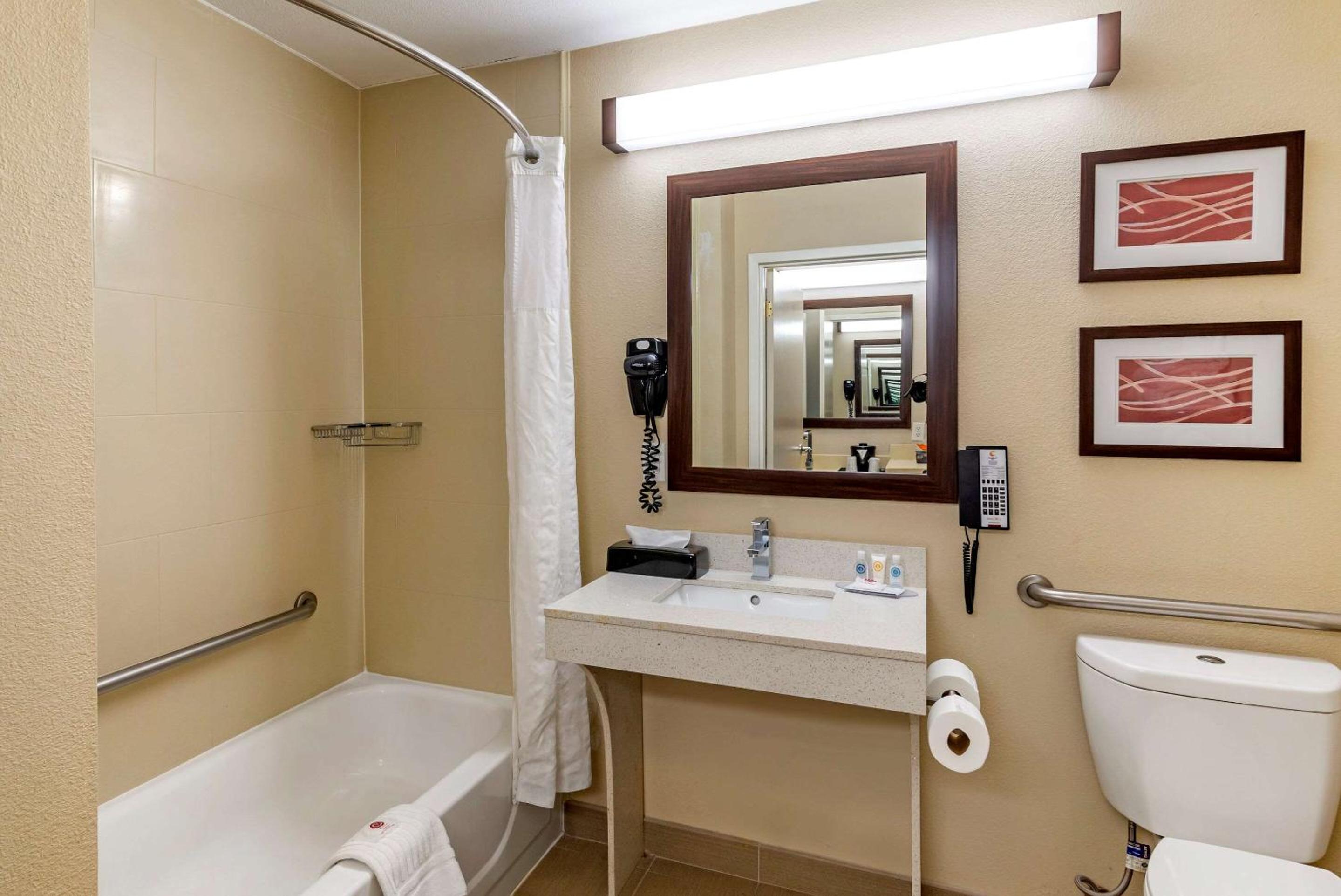 King Room - Accessible/Non-Smoking - Photo 3