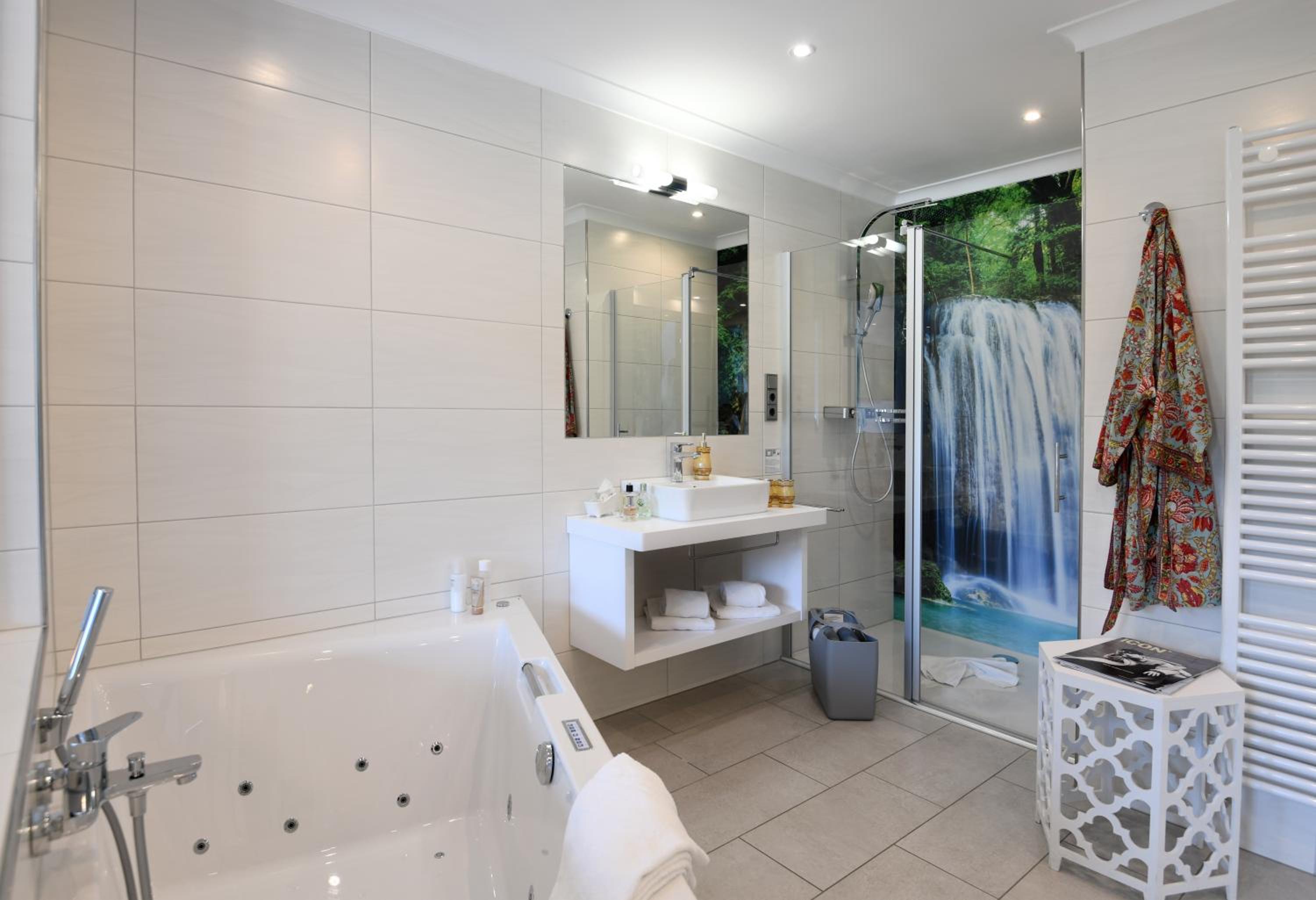 Deluxe Double Room - Photo 9