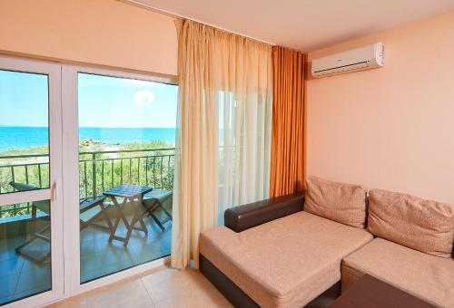 Double Room with Sea View photo 2