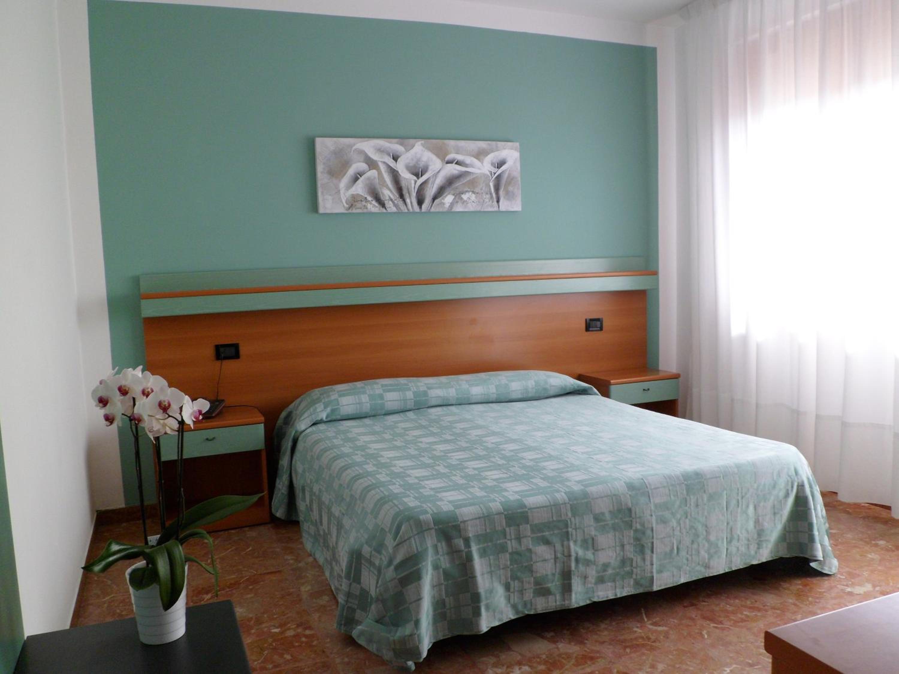 Double Room - Photo 7