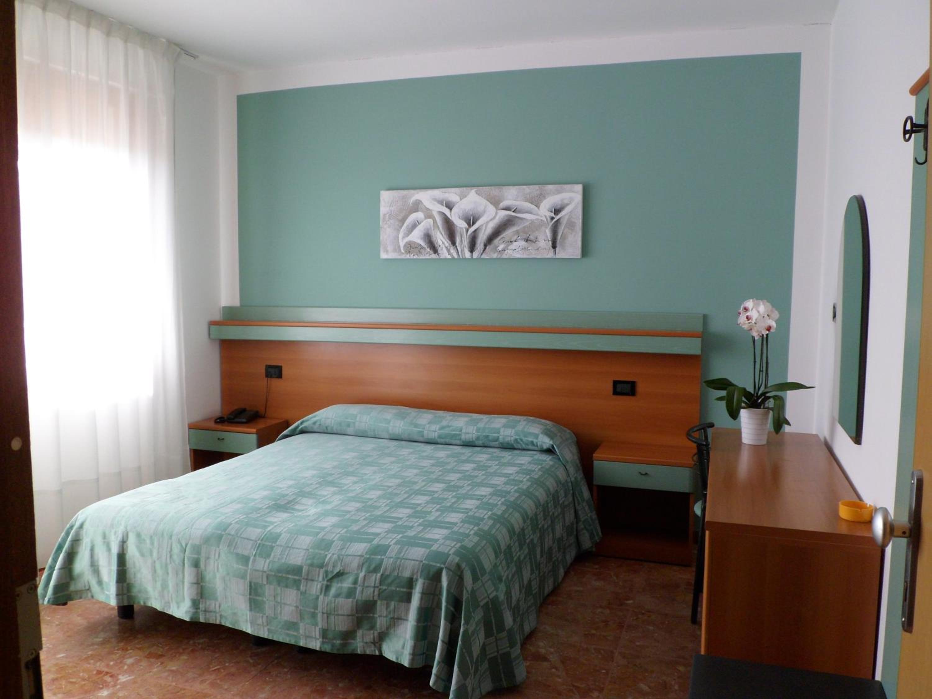 Double Room - Photo 6