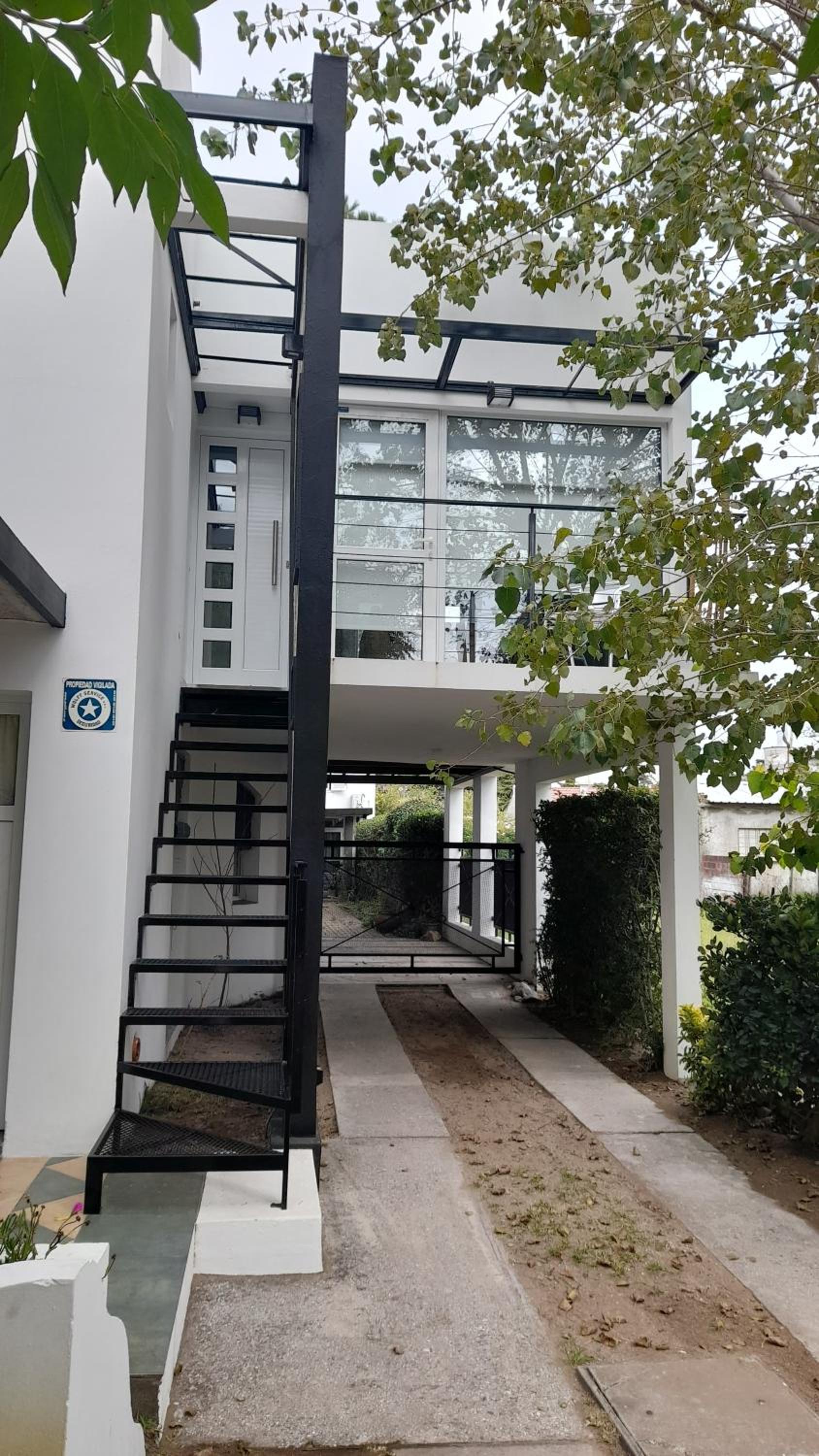 One-Bedroom House photo 1