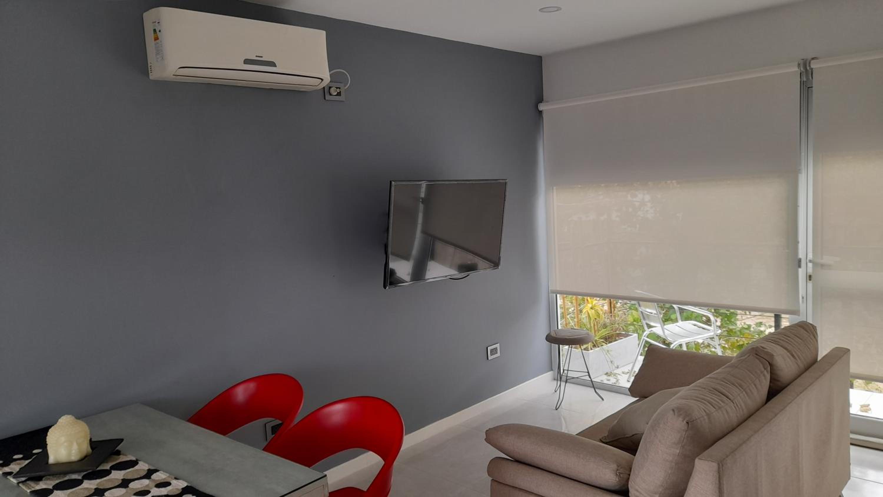 One-Bedroom House photo 3