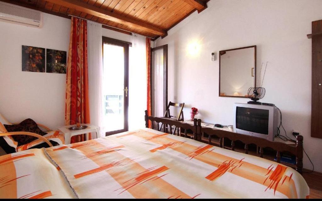Studio with Balcony photo 1