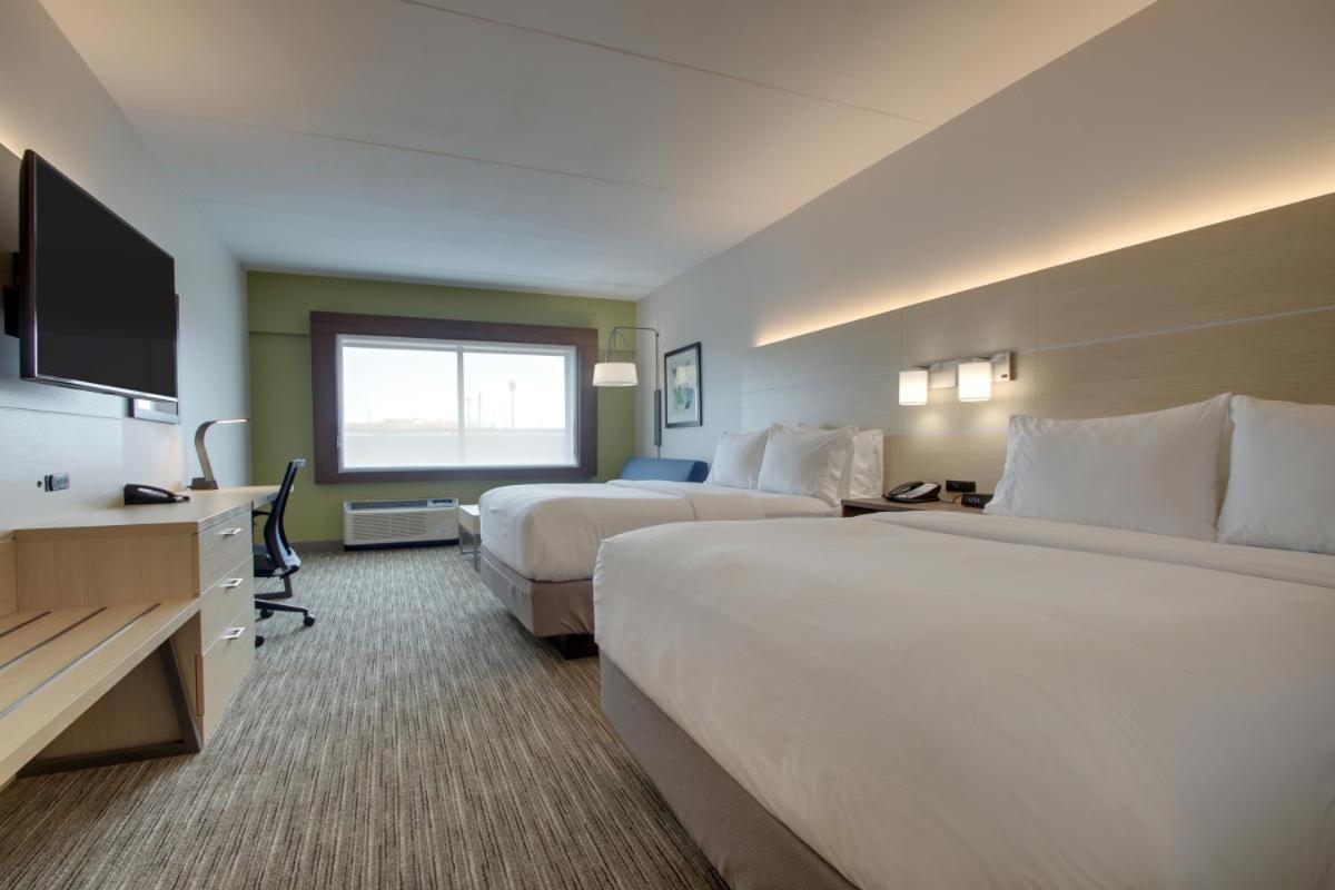 Standard King Room - Communications Accessible