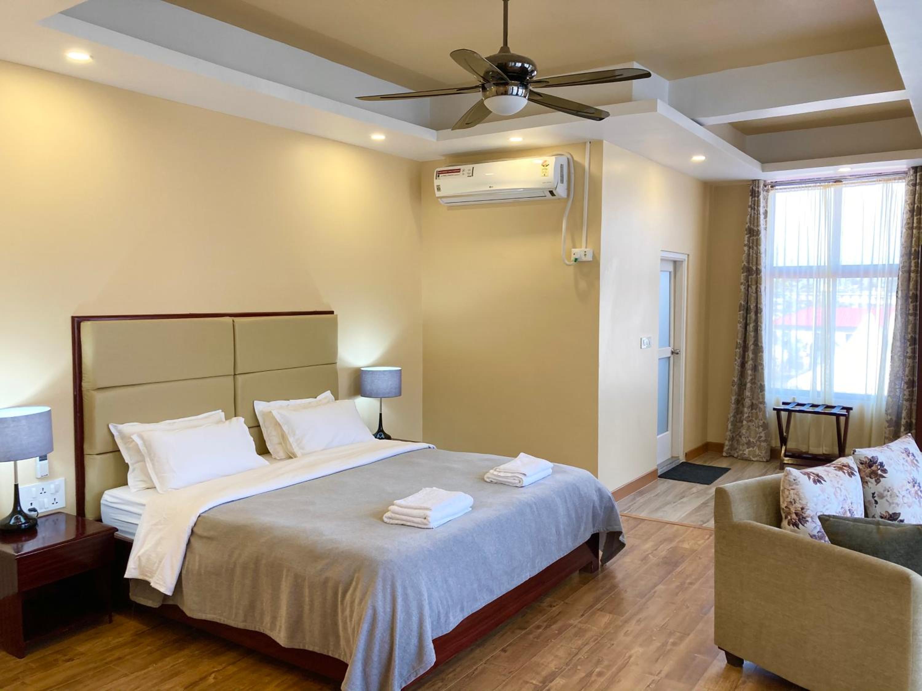 Superior King Room - Photo 1