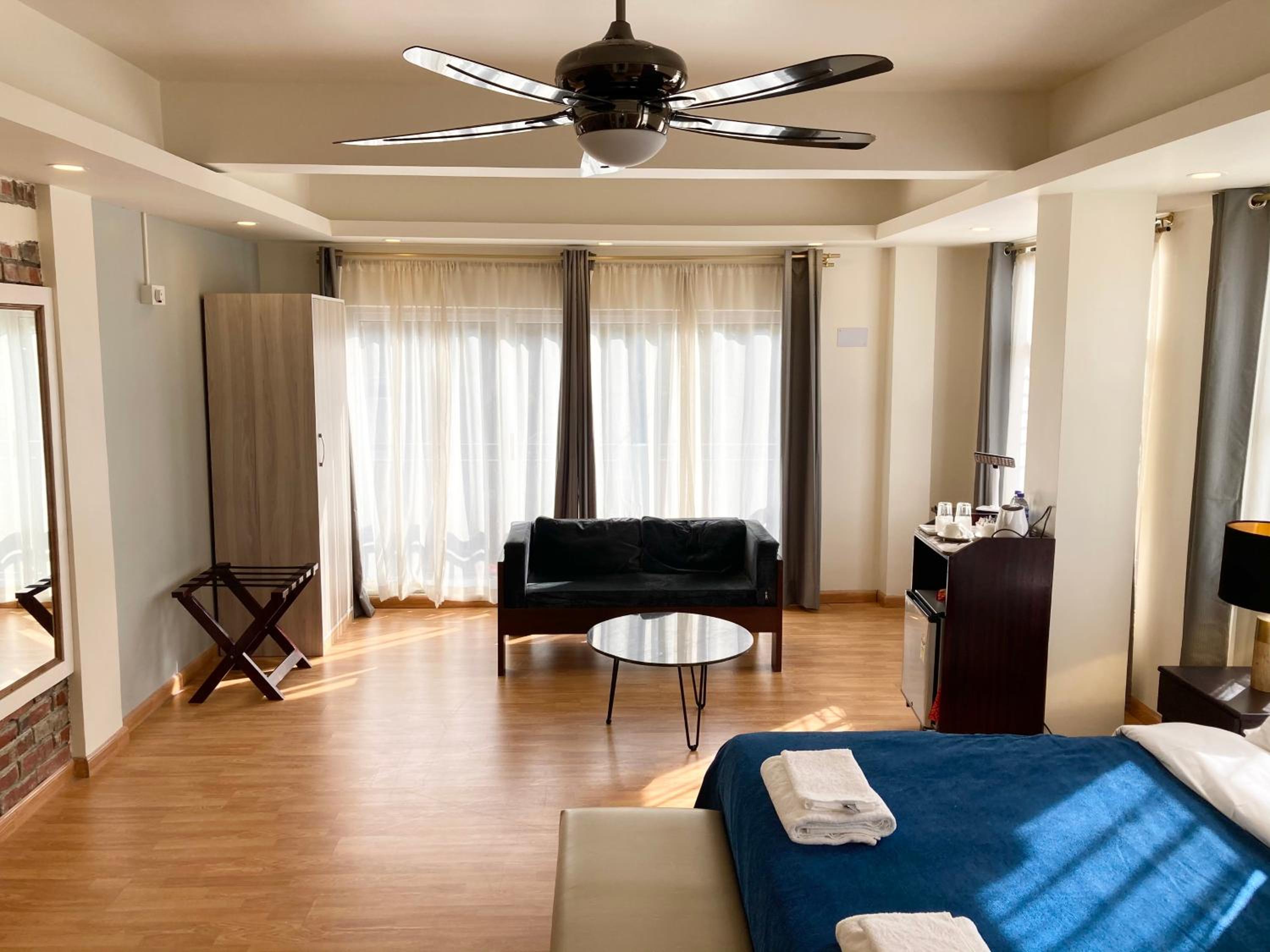 King Room with Mountain View photo 2
