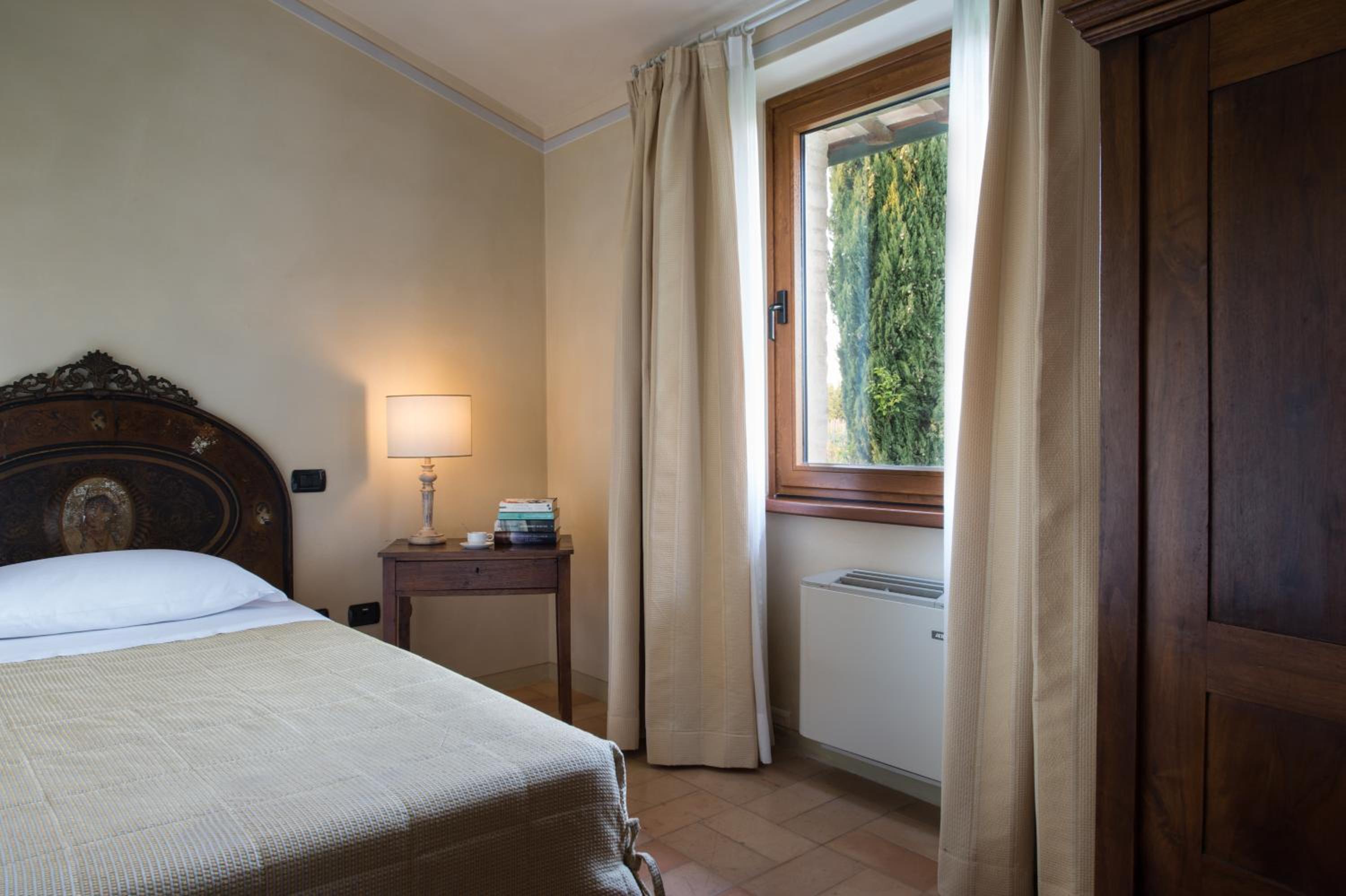 Two-Bedroom Apartment with Garden photo 1