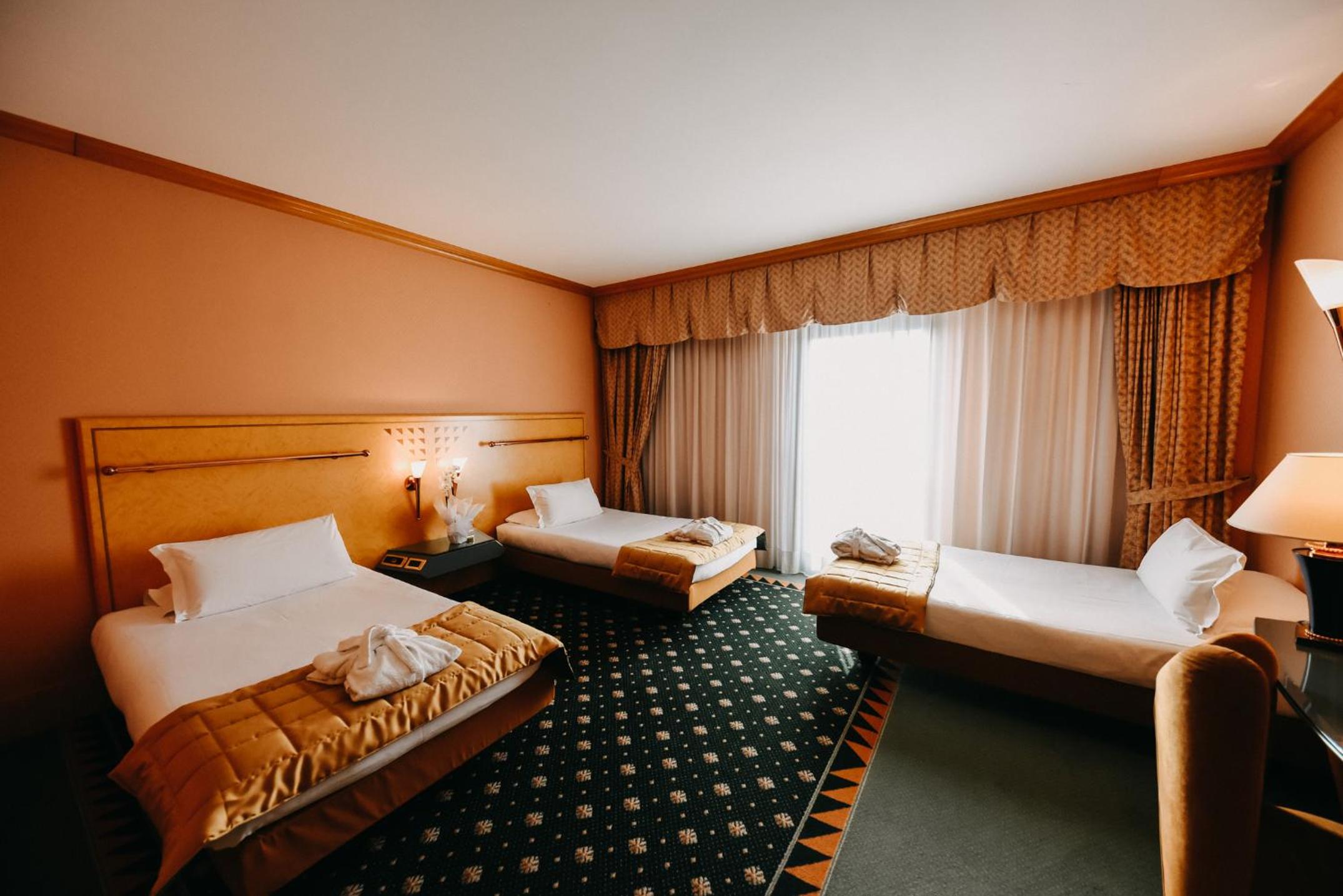 Twin Room - Photo 1