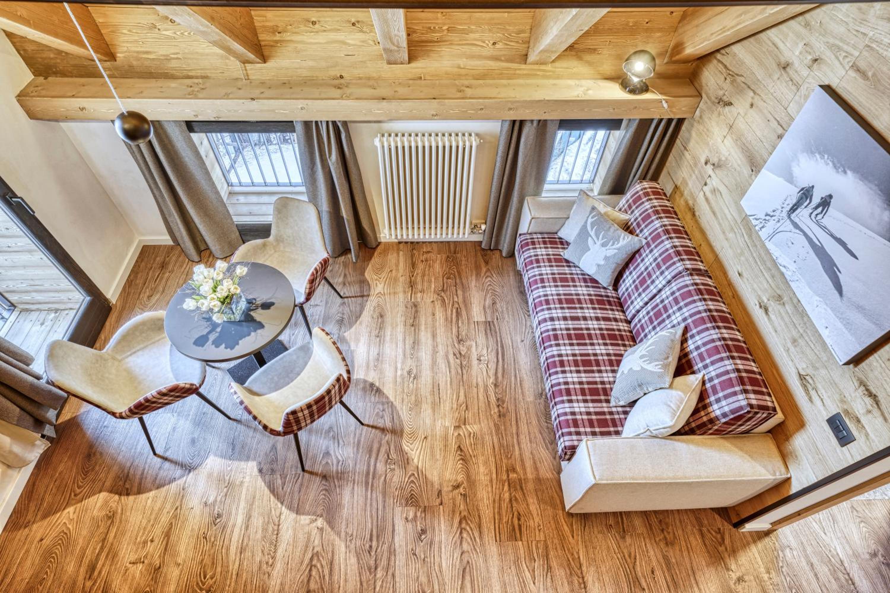 Deluxe Suite - Photo 2