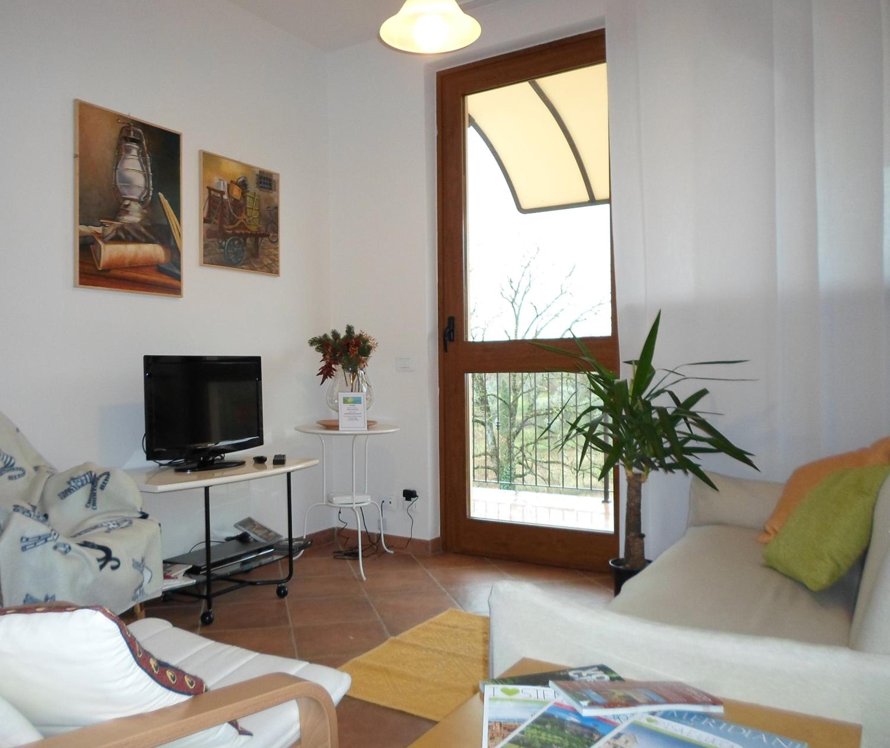 Three-Bedroom House photo 3