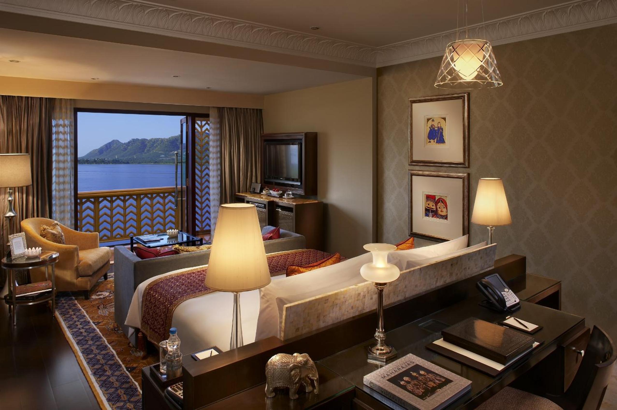 Grand Heritage Lake View with balcony Grand Heritage Lake View with balcony