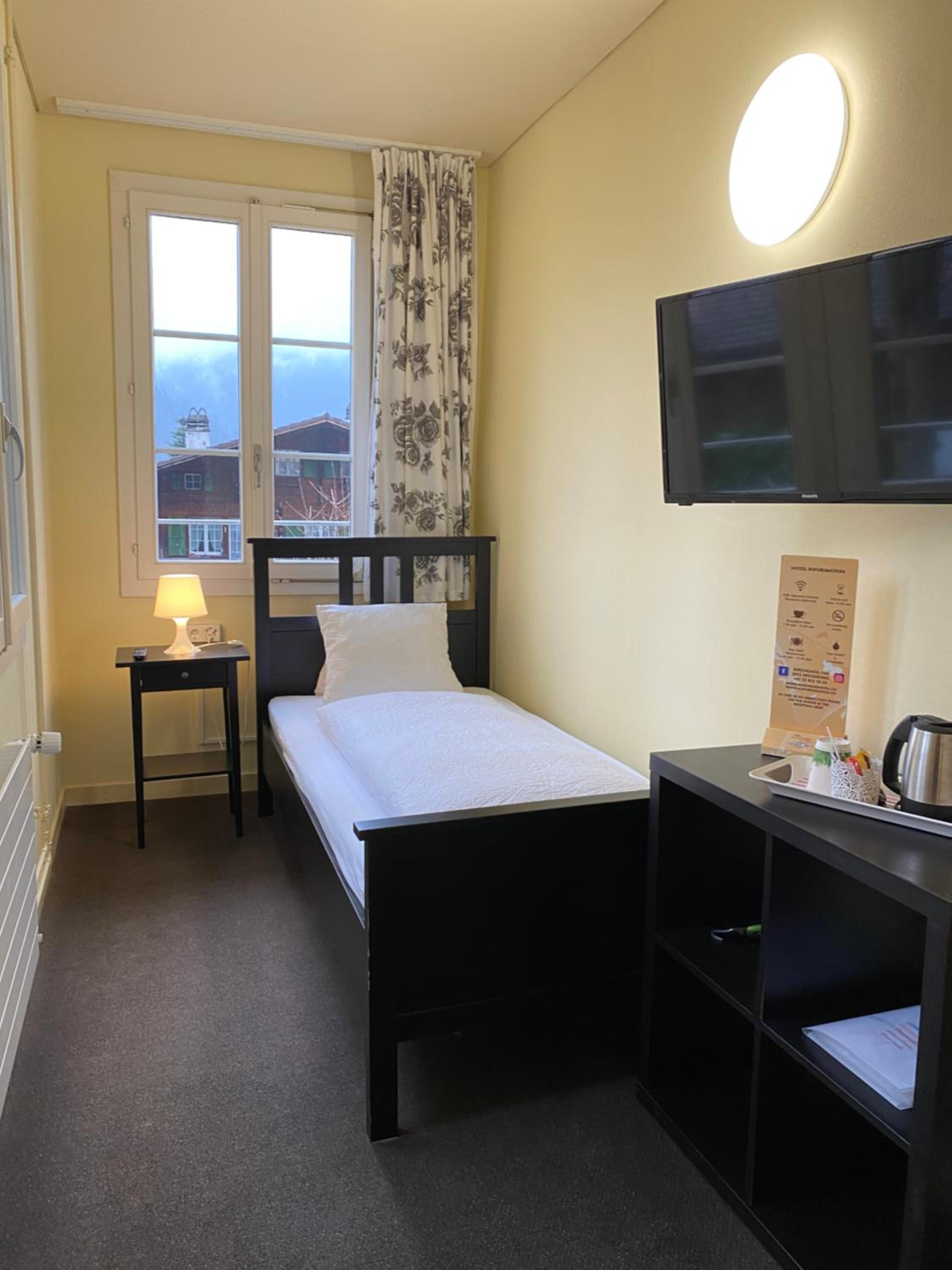 Single Room with Bathroom photo 1