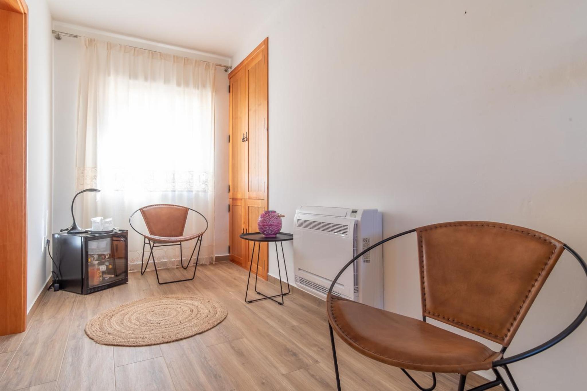 King-Zimmer mit Poolblick